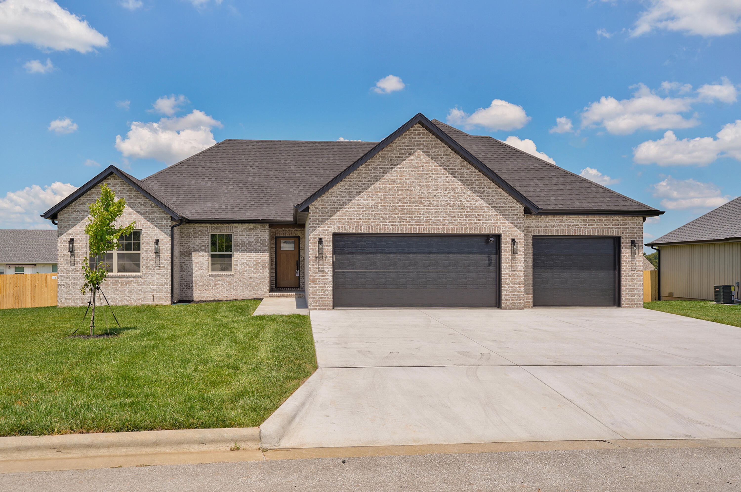 3017 E Heritage Street, Republic MO 65738