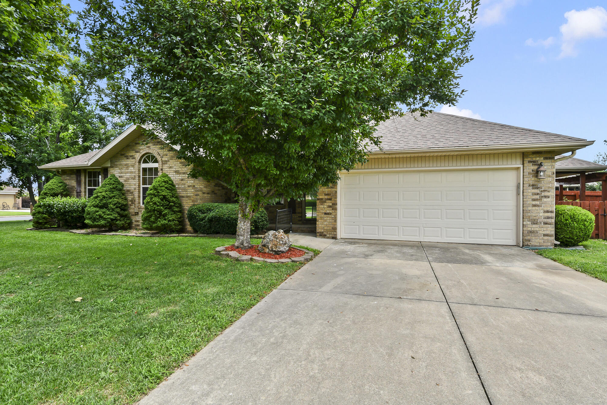 610 N Ellen Street, Nixa MO 65714