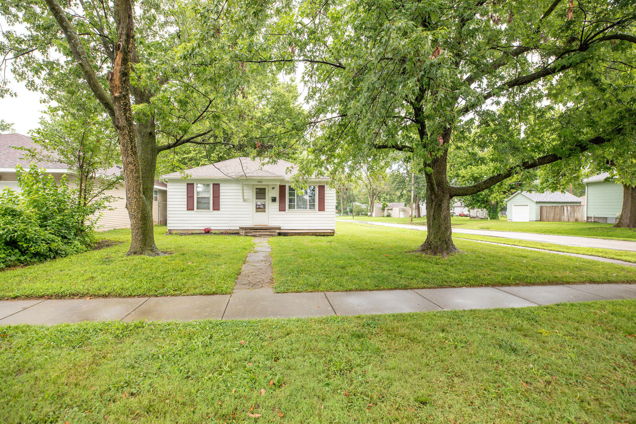 1401 W Florida Street, Springfield MO 65803