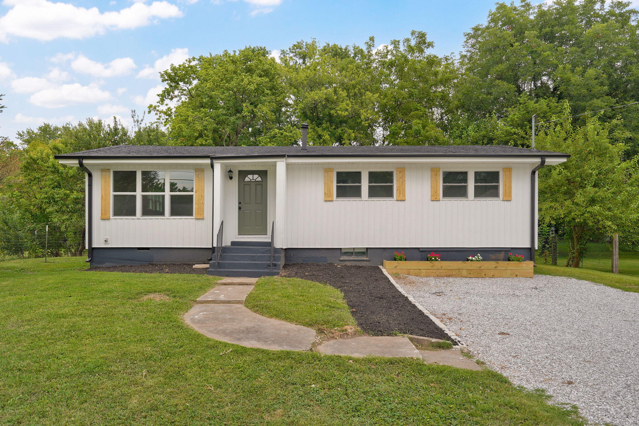 524 N College Avenue, Republic MO 65738