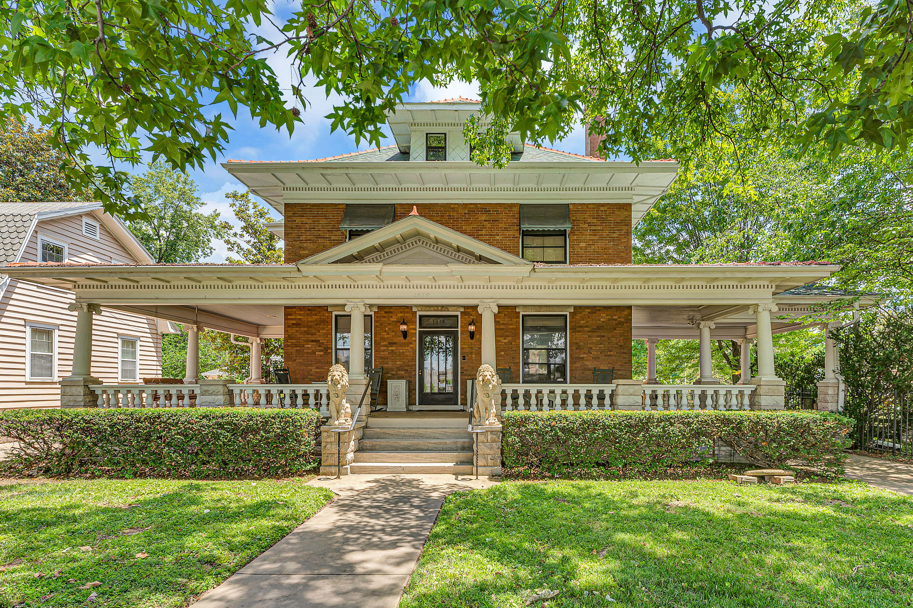1414 N Benton Avenue, Springfield MO 65802