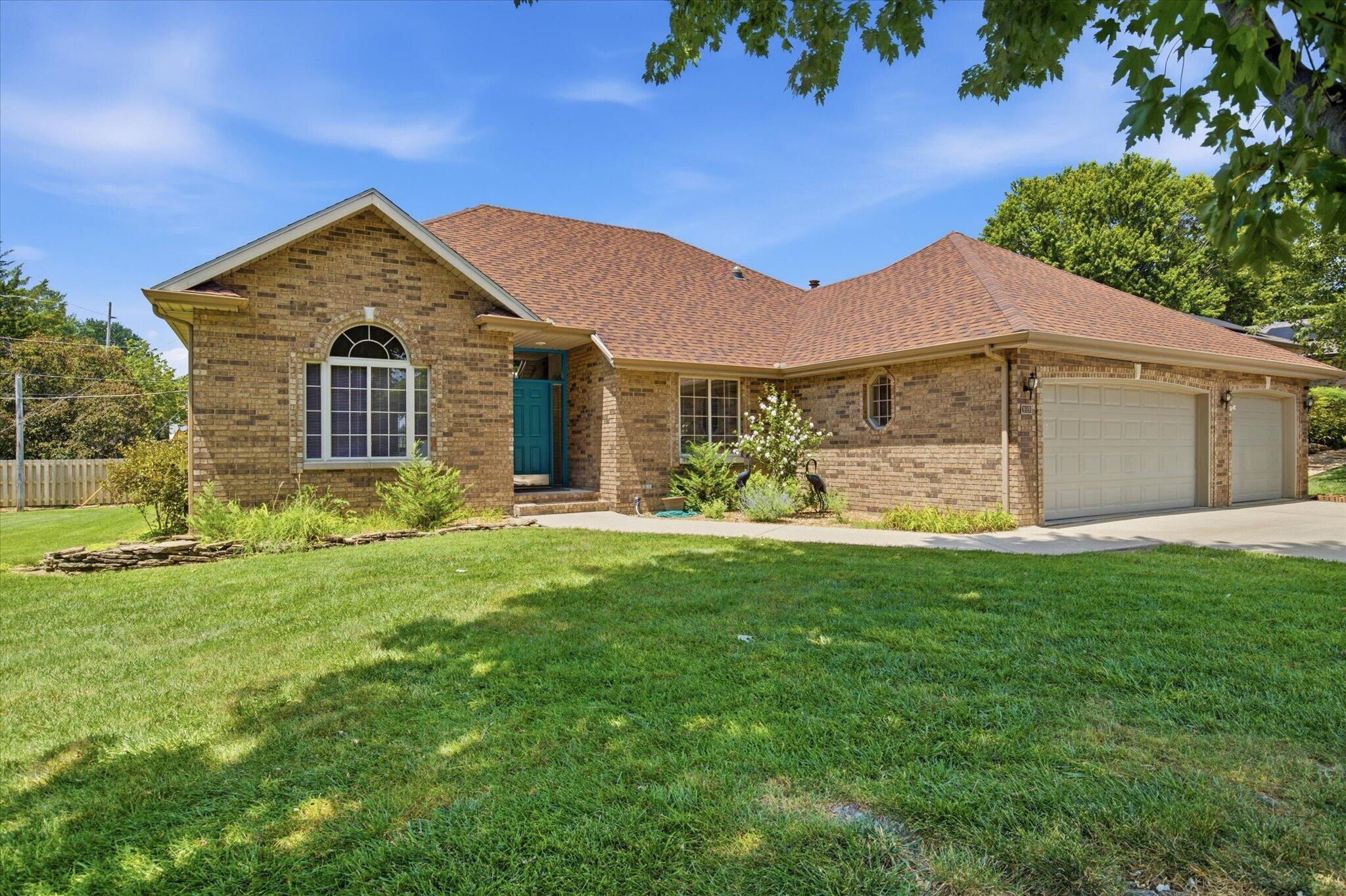 909 E Maplewood Street, Springfield MO 65807