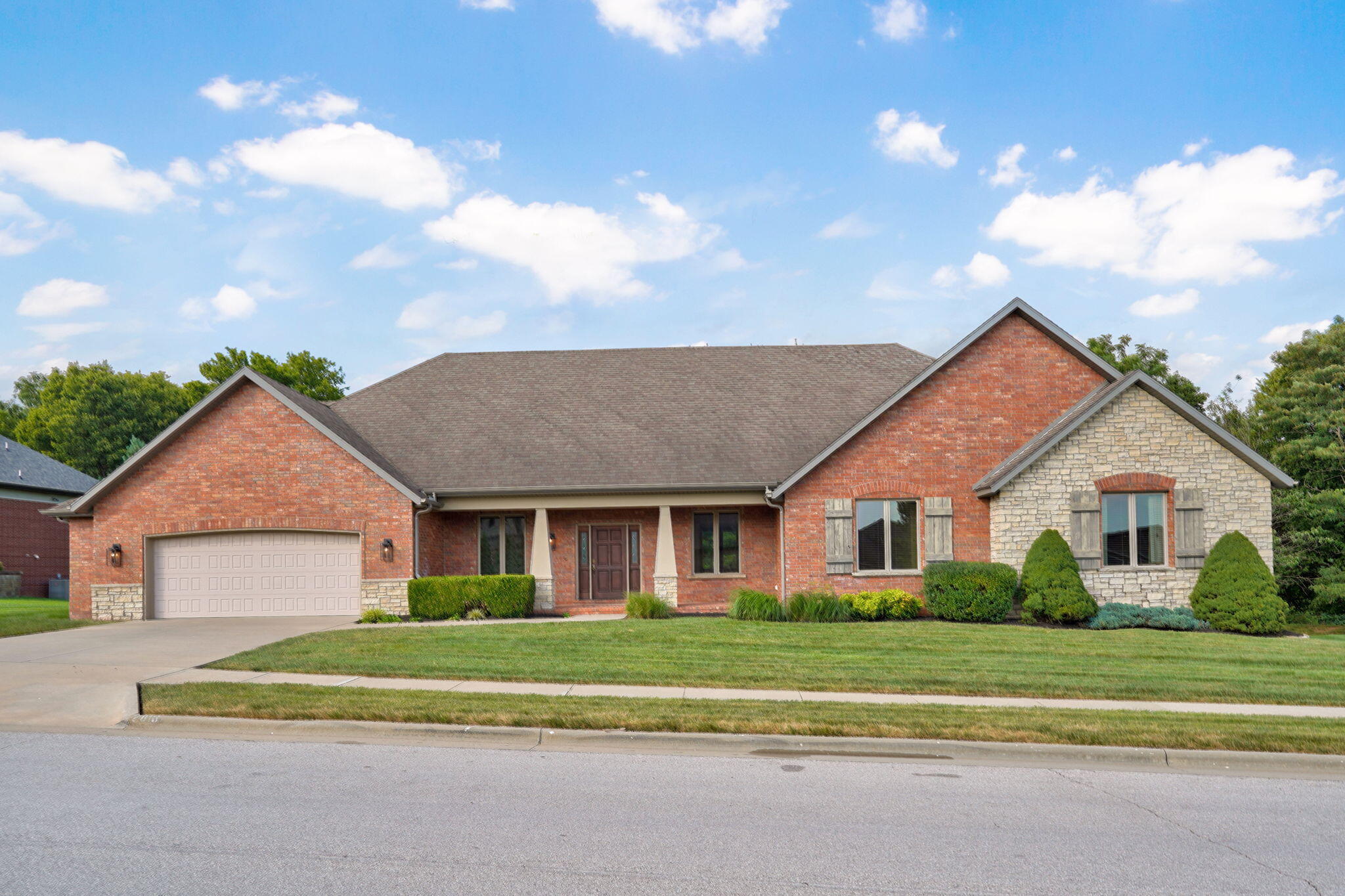 2816 S Ranch Drive, Springfield MO 65809