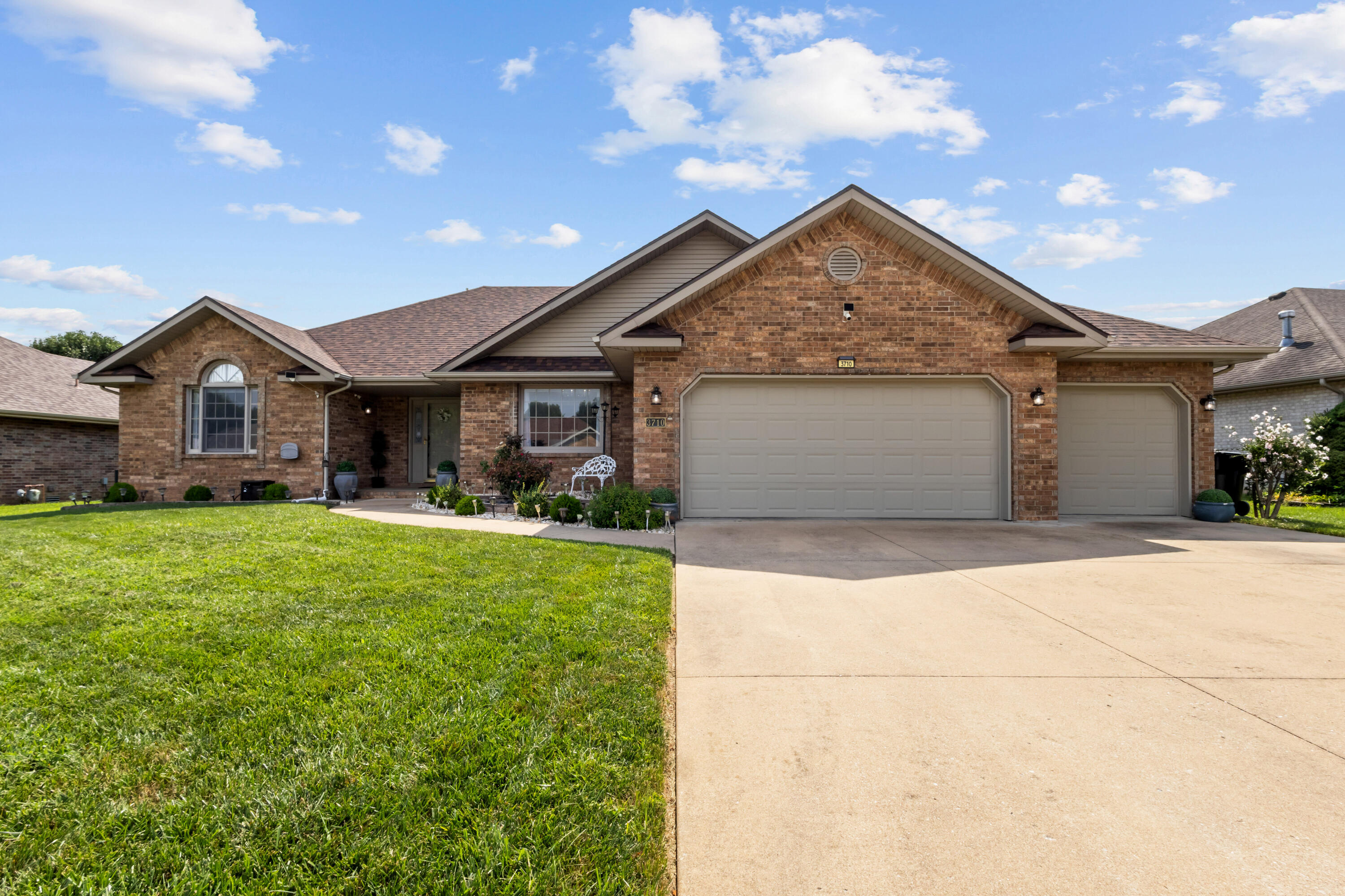 3710 S Suburban Avenue, Springfield MO 65807
