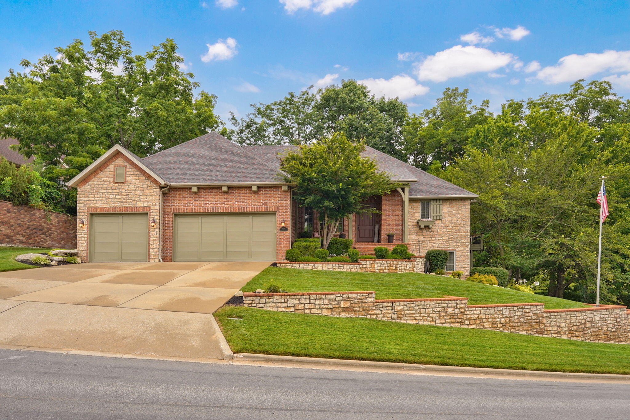5838 S Brightwater Trail, Springfield MO 65810