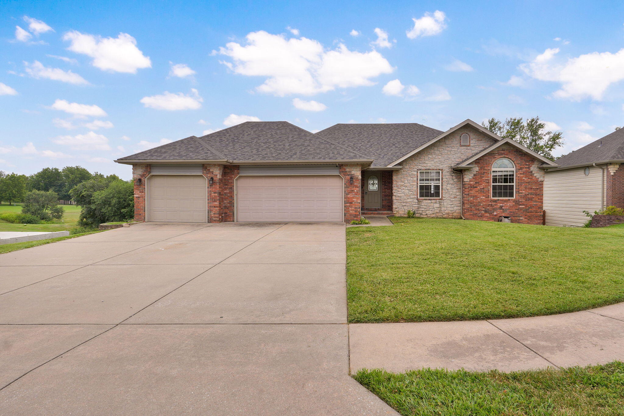 3582 N Thistlewood Court, Springfield MO 65803