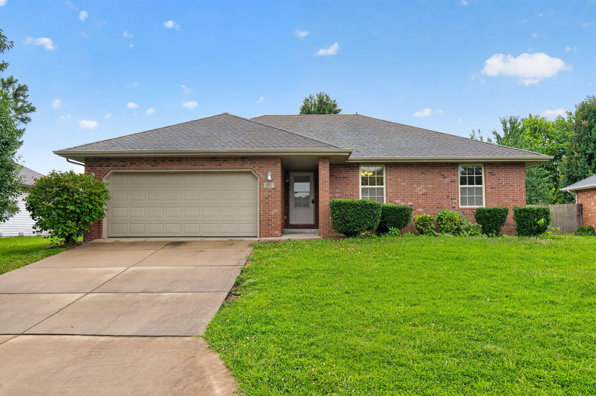 1102 E Chesapeake Drive, Ozark MO 65721