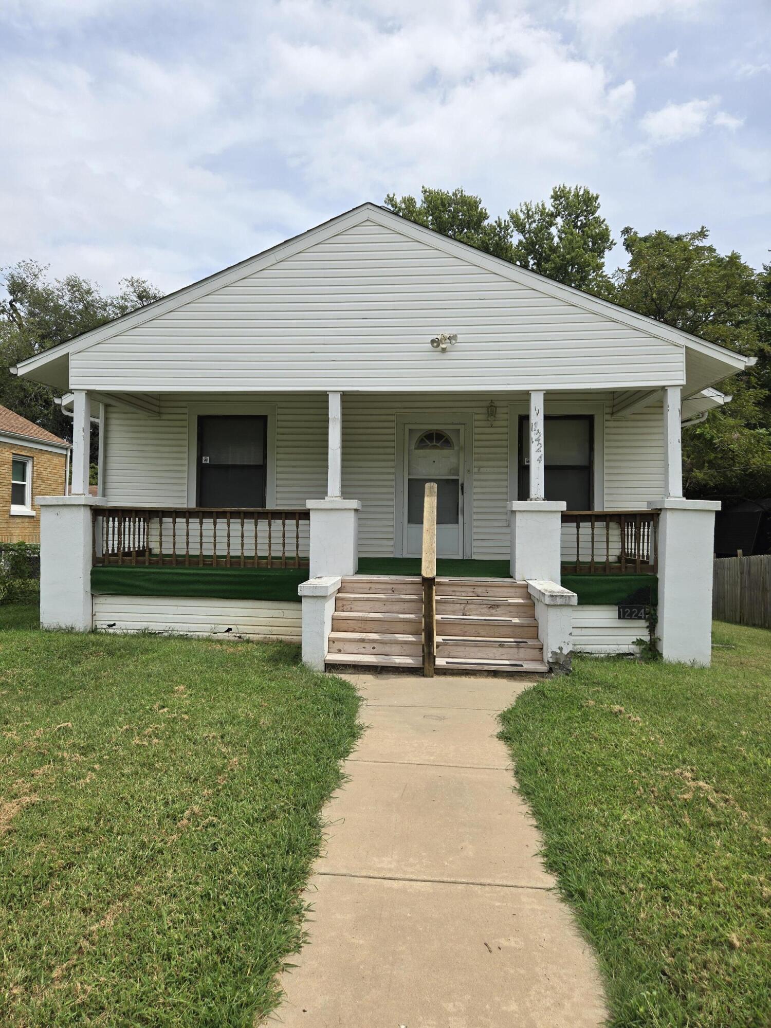 1224 N Broadway Avenue, Springfield MO 65802