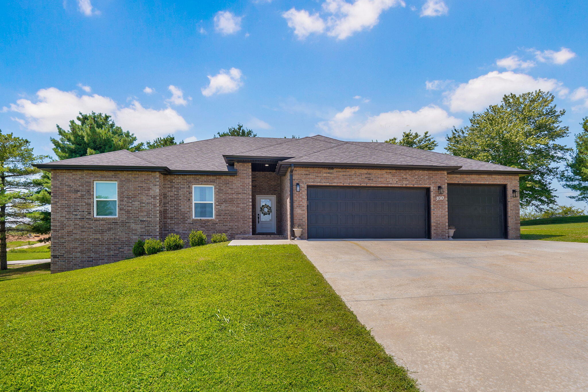 300 Raven Circle, Rogersville MO 65742