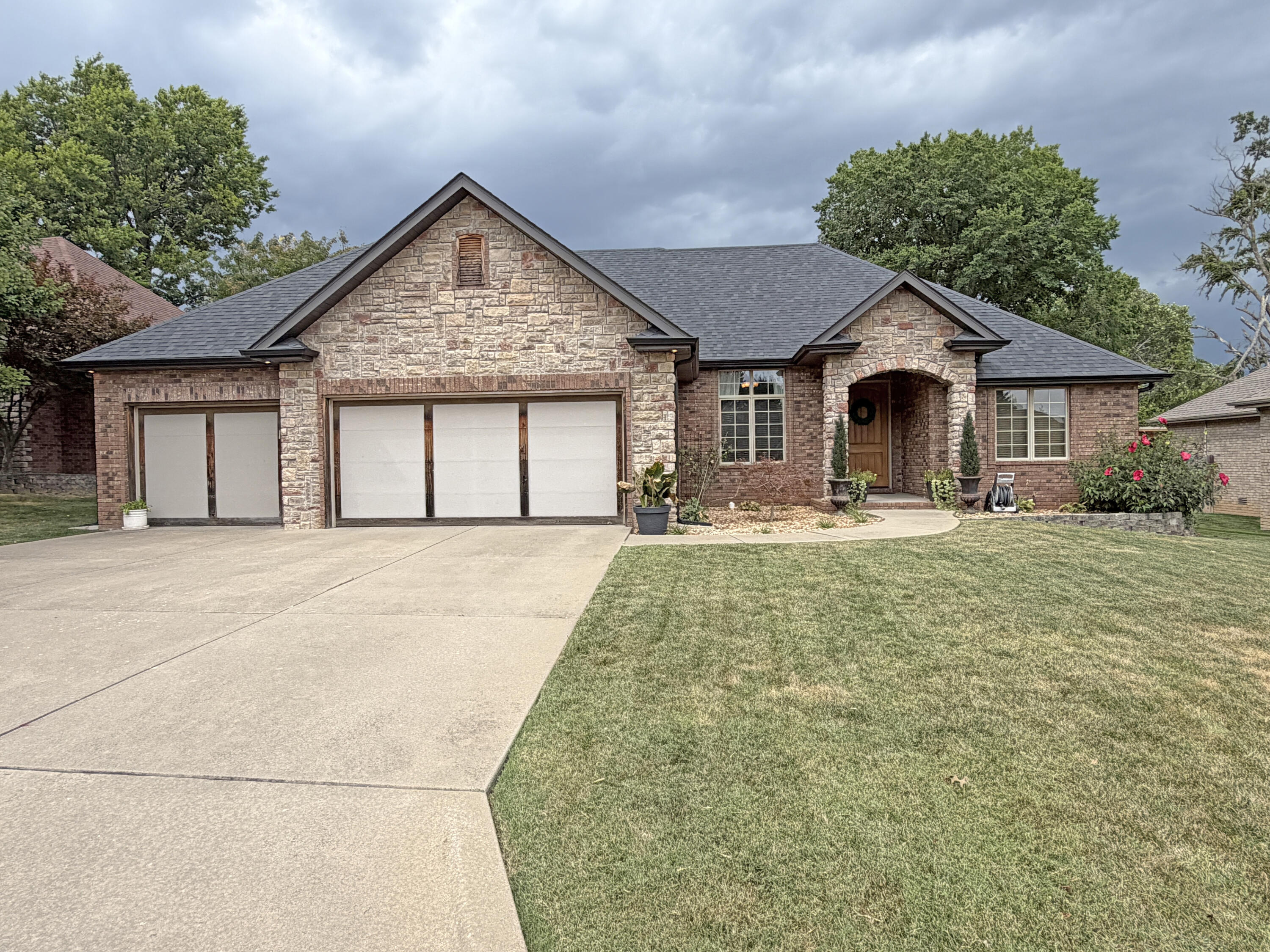 1063 E Maryland Court, Springfield MO 65810