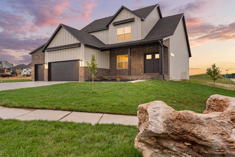 118 E Clayton Lane, Republic MO 65738