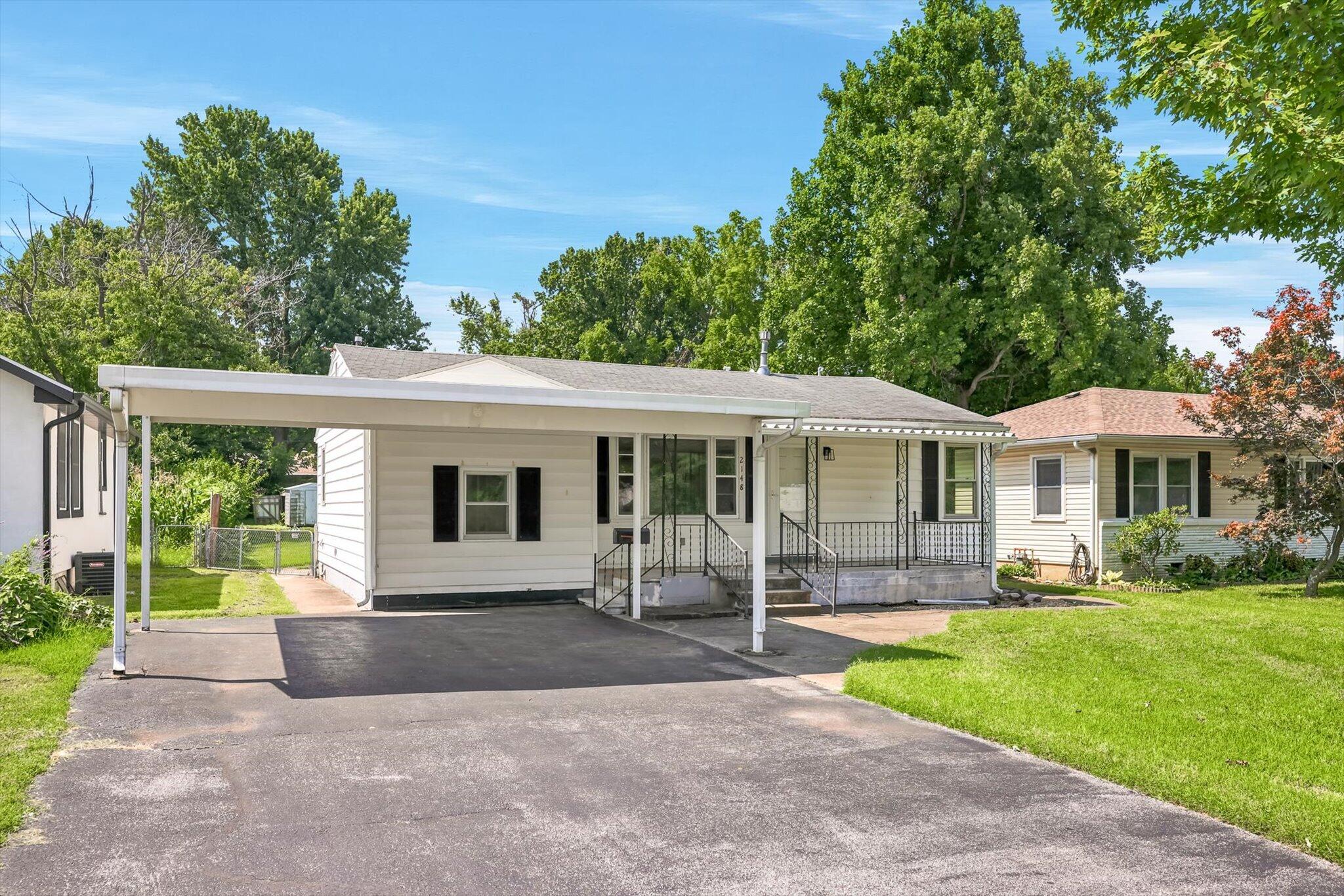 2148 E Walnut Street, Springfield MO 65802