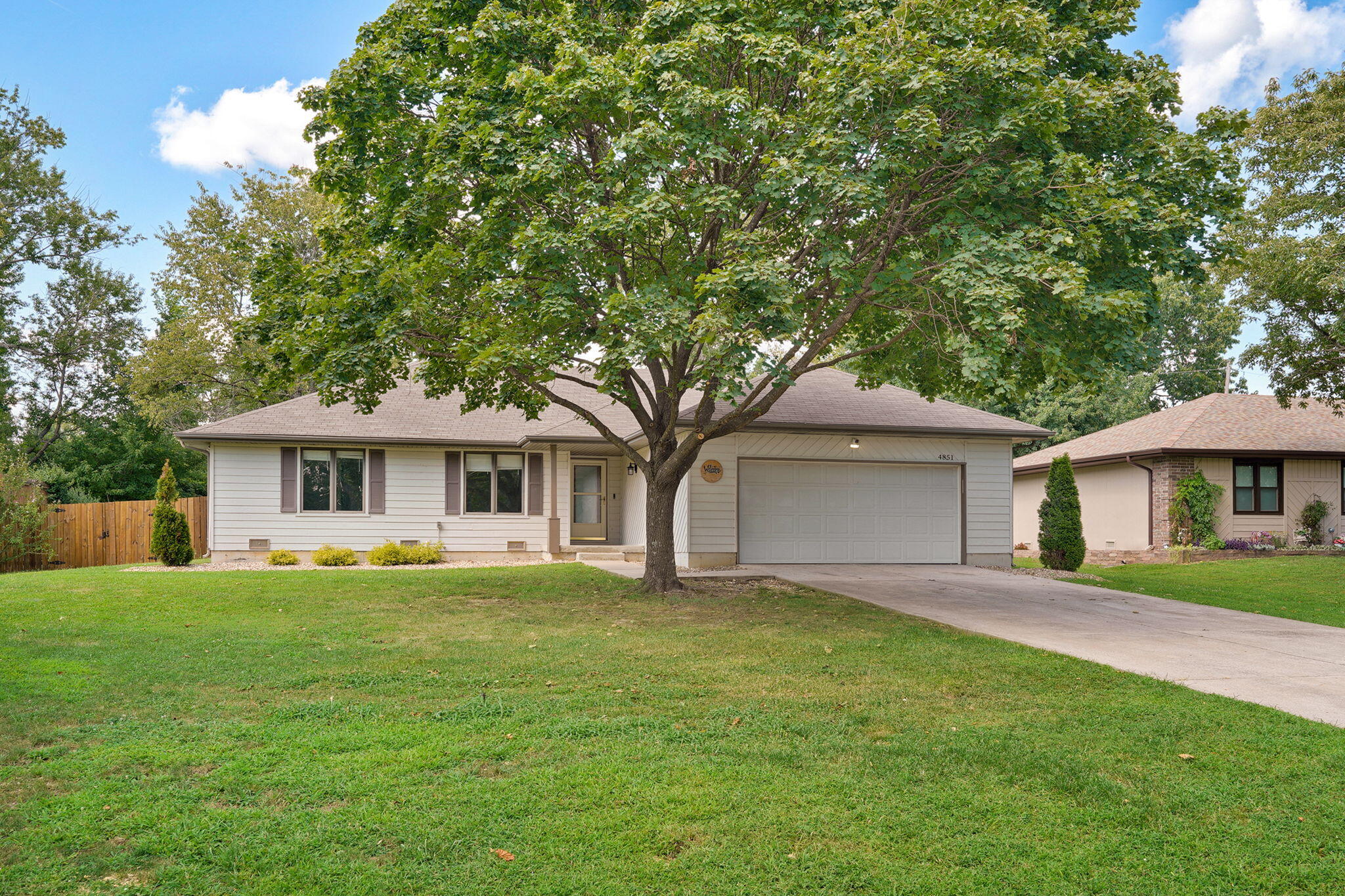 4851 E Weeping Willow Lane, Springfield MO 65809