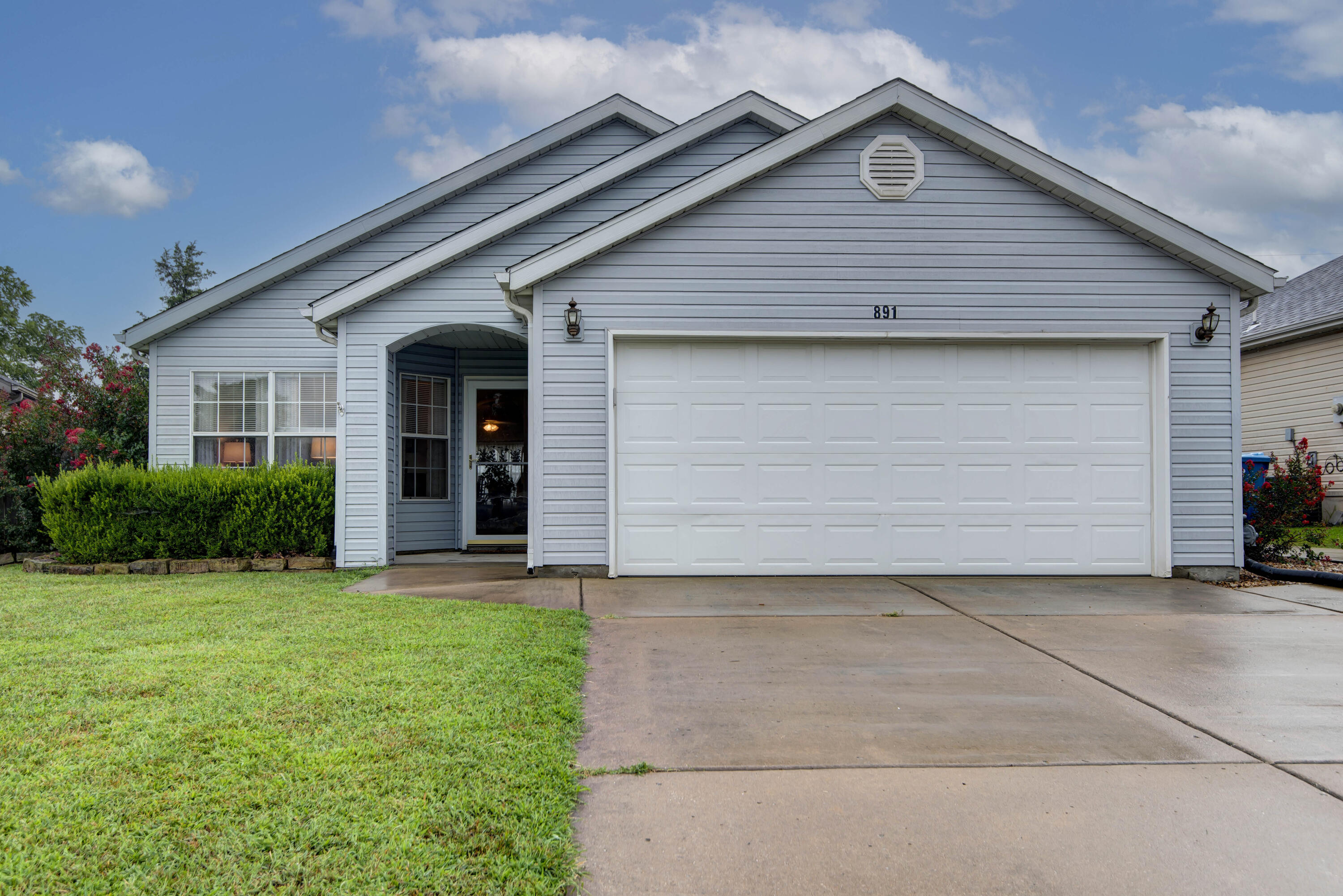 891 S Hickory Lane, Nixa MO 65714
