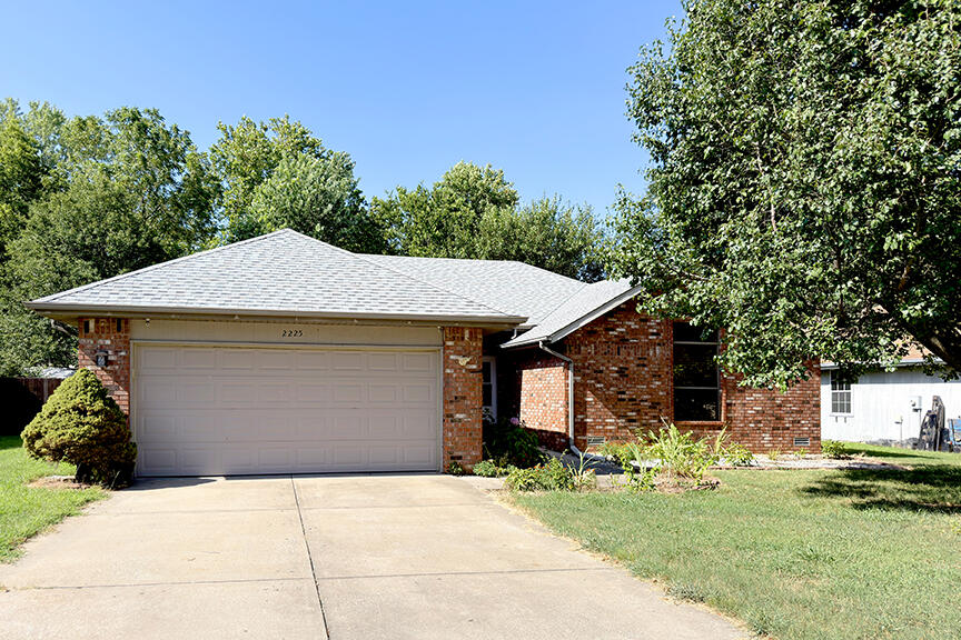 2225 W Rockwood Street, Springfield MO 65807