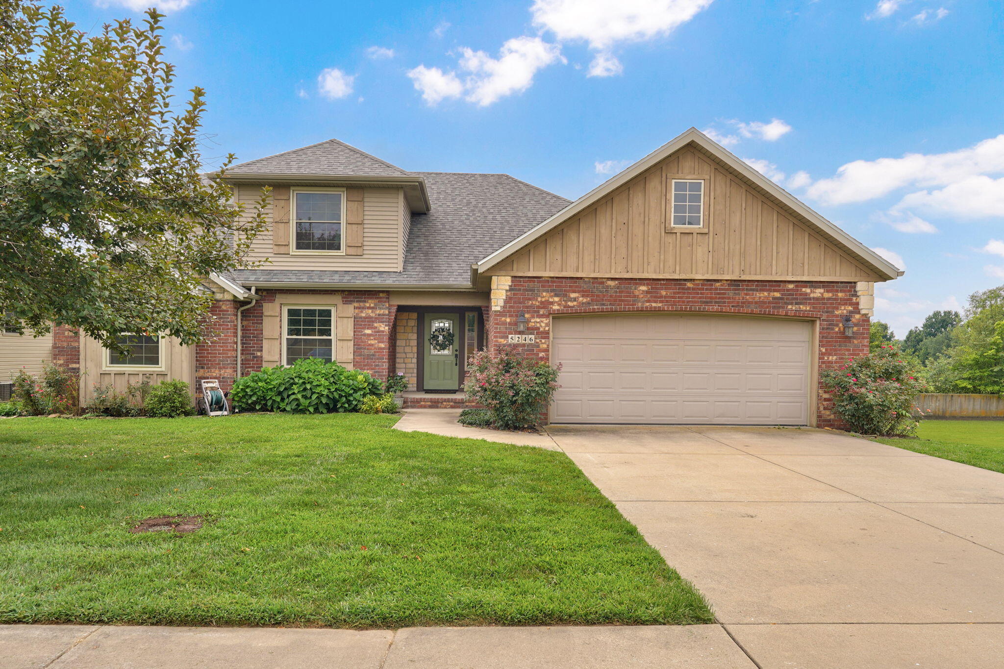 5246 E Hackberry Street, Springfield MO 65809