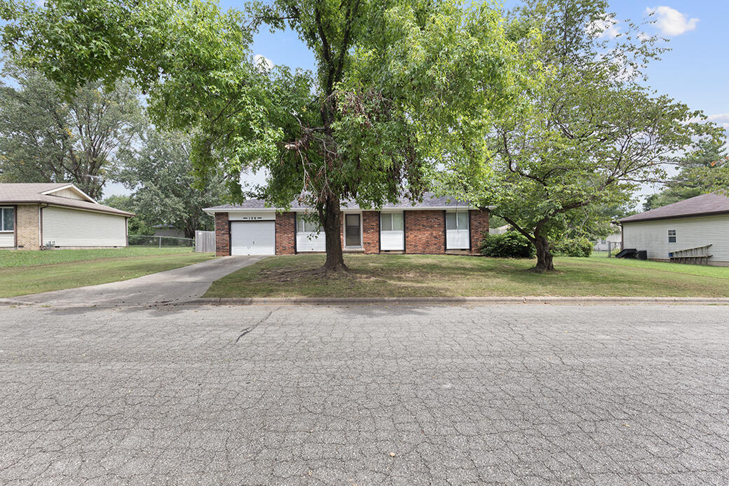126 N Fairwood Avenue, Republic MO 65738