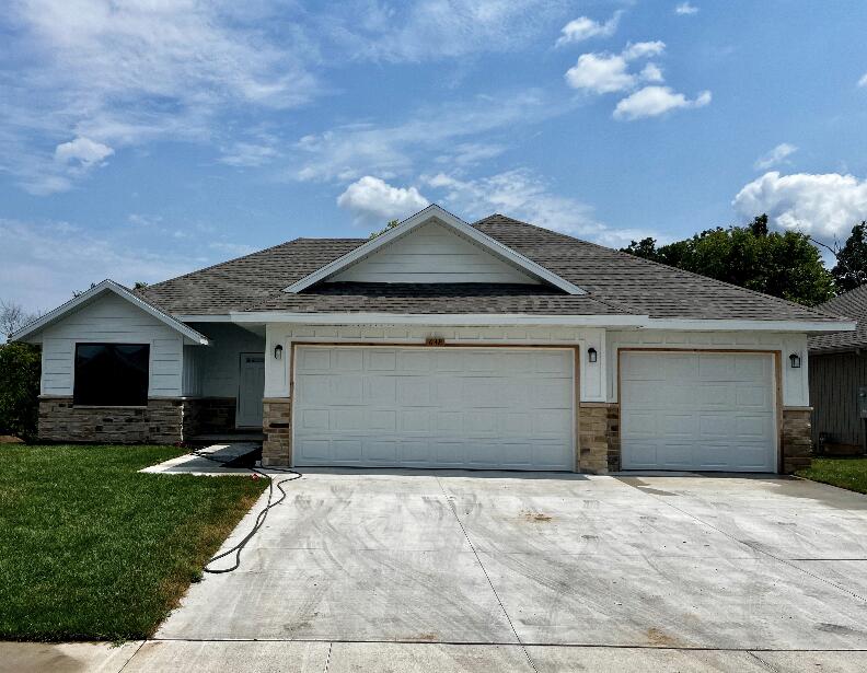 648 W Brook Hollow Road, Nixa MO 65714