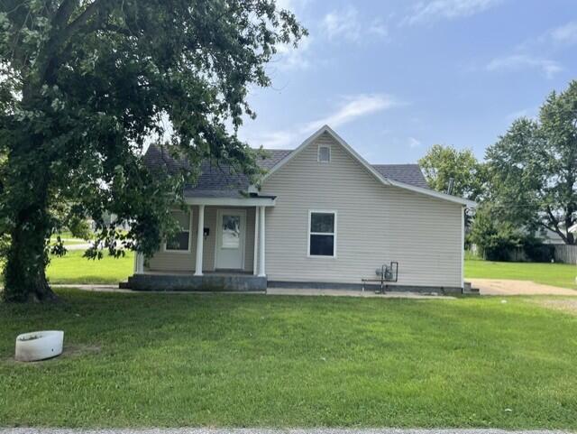 203 S Walnut Street, Marshfield MO 65706