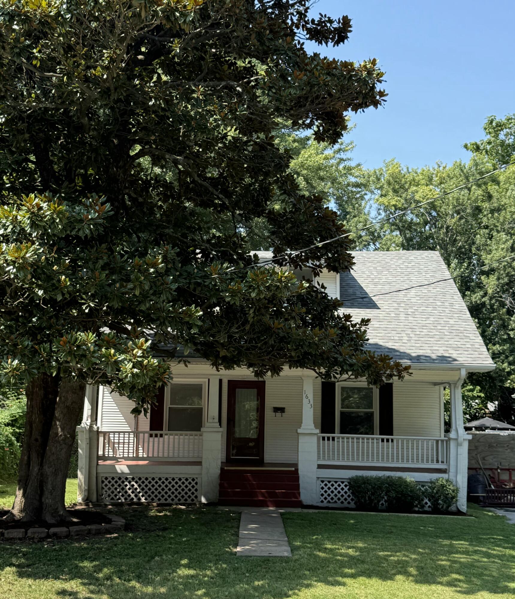 1633 E Lombard Street, Springfield MO 65802