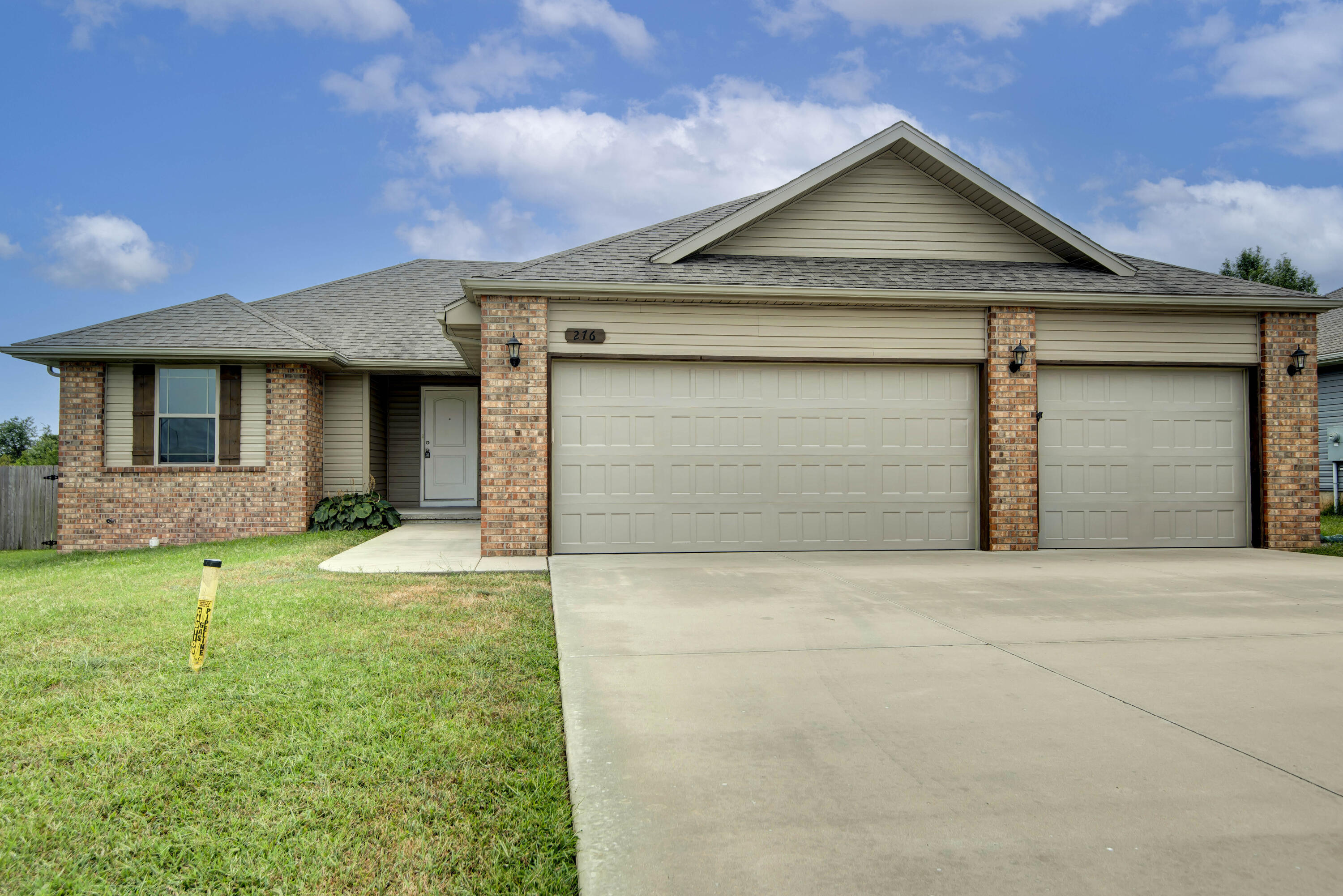 276 W Picardy Street, Republic MO 65738