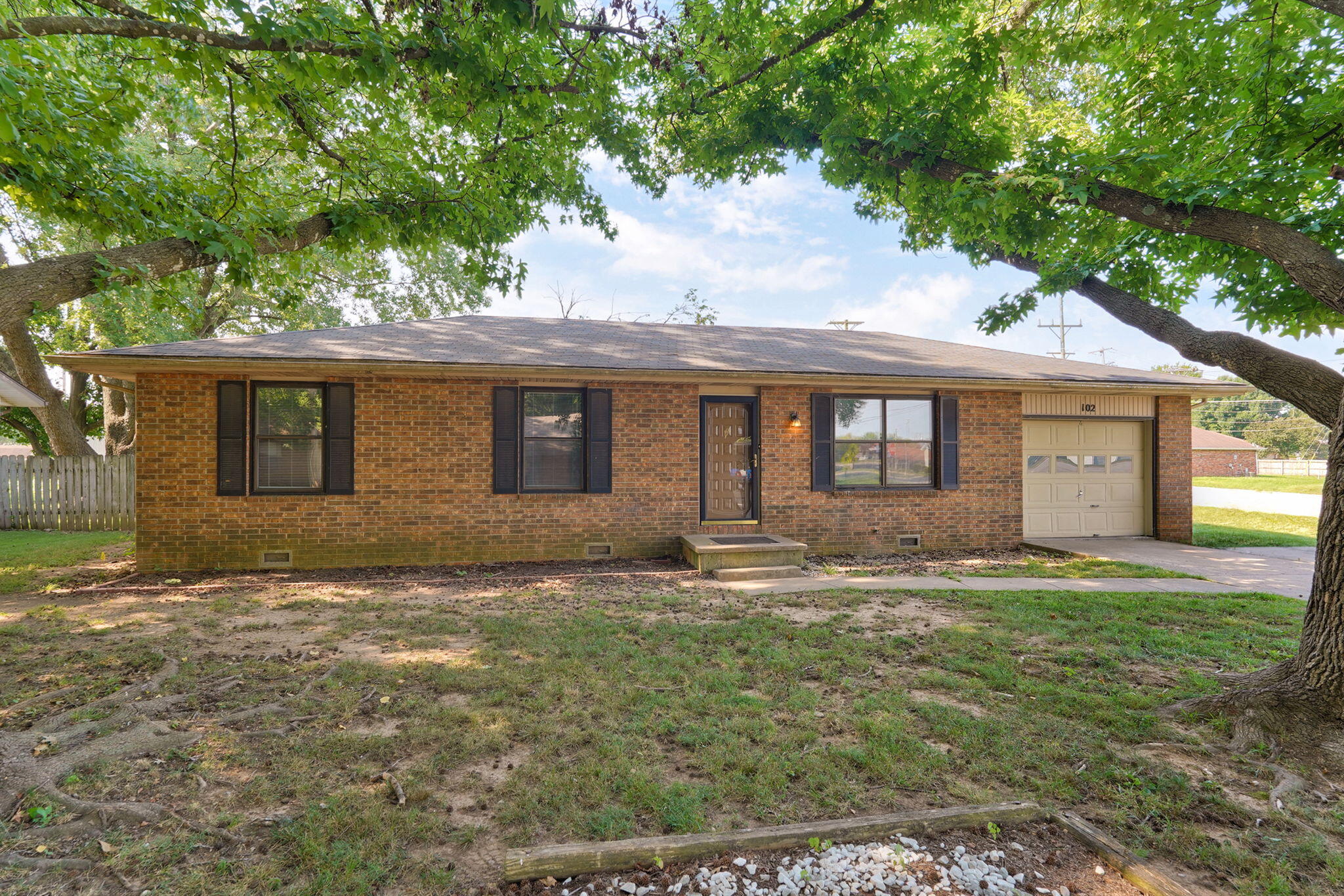 102 E Scott Wayne Drive, Nixa MO 65714
