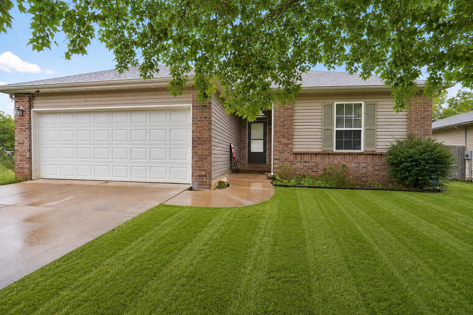 409 W Black Oak Road, Nixa MO 65714