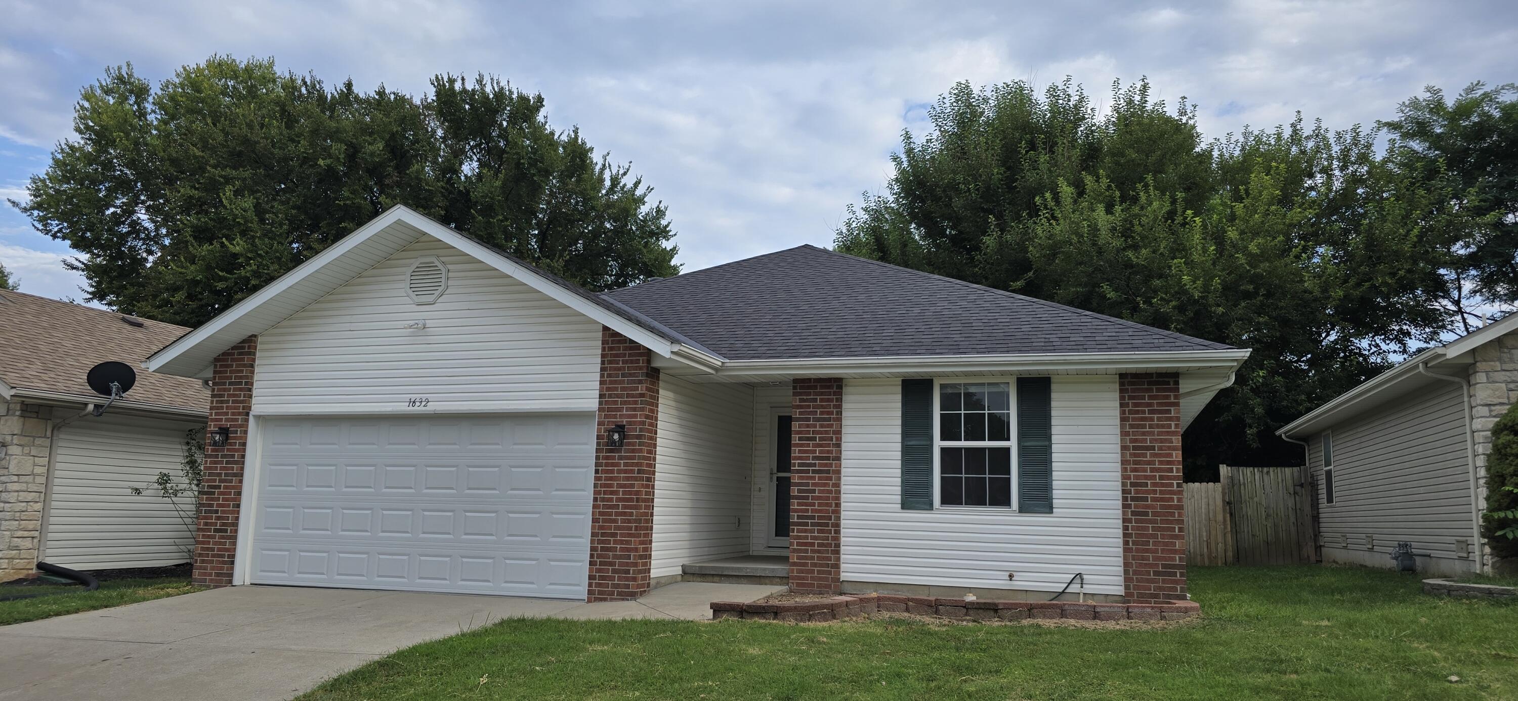 1632 E Adams Street, Springfield MO 65803