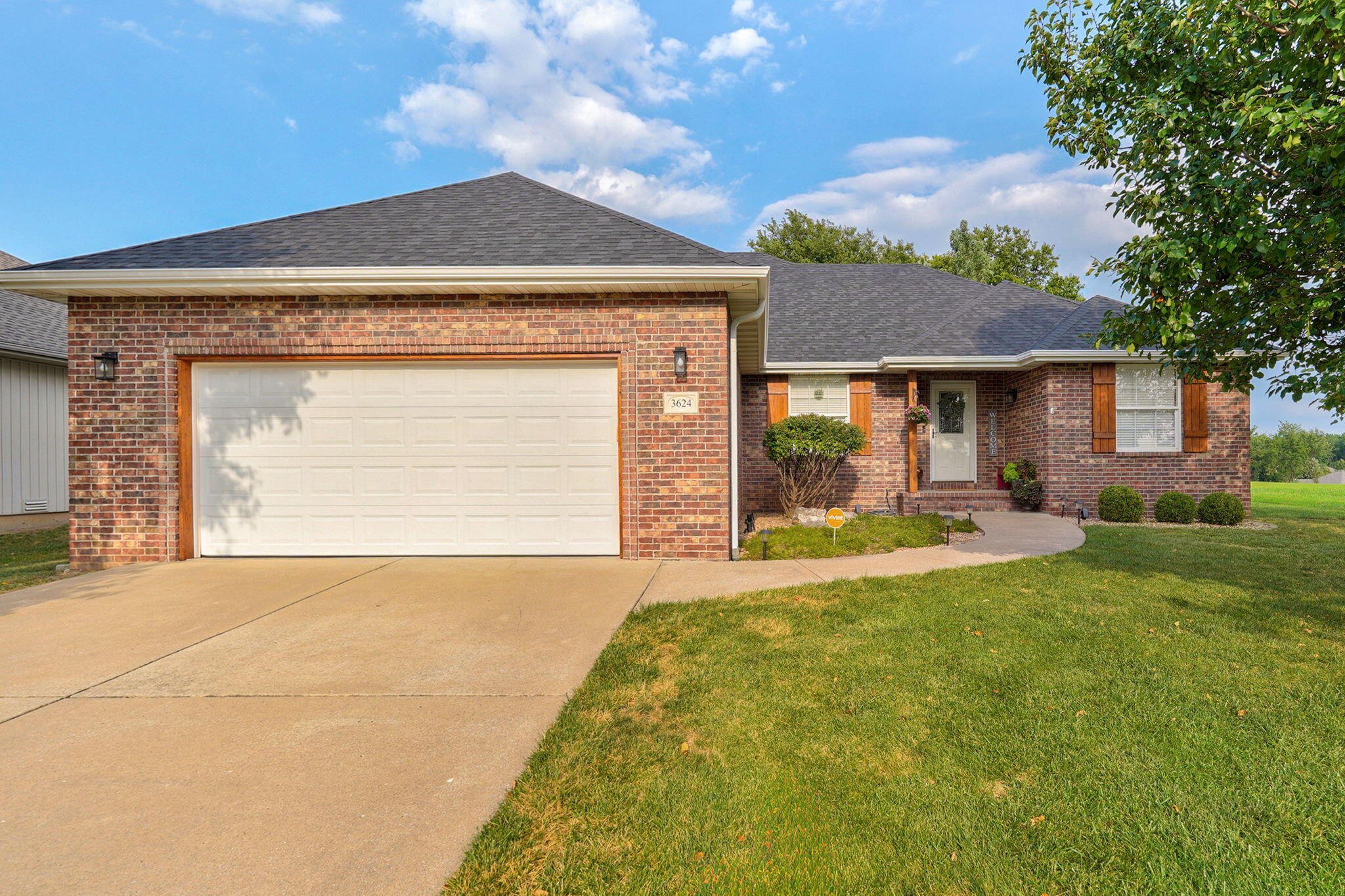 3624 N Bridgewood Avenue, Springfield MO 65803