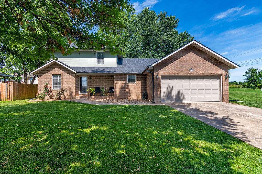 3283 N Nixon Avenue, Springfield MO 65803