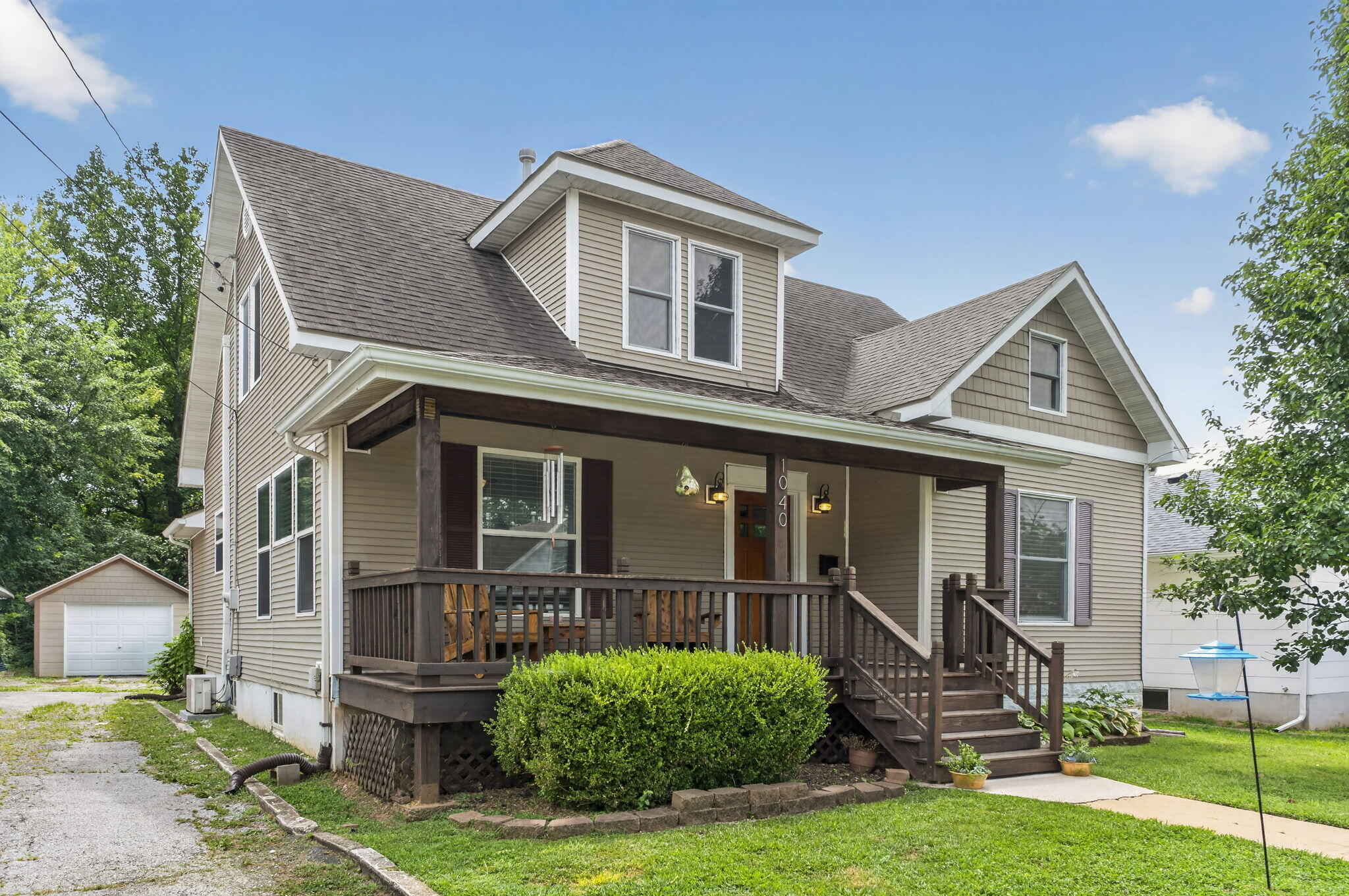 1040 W State Street, Springfield MO 65806