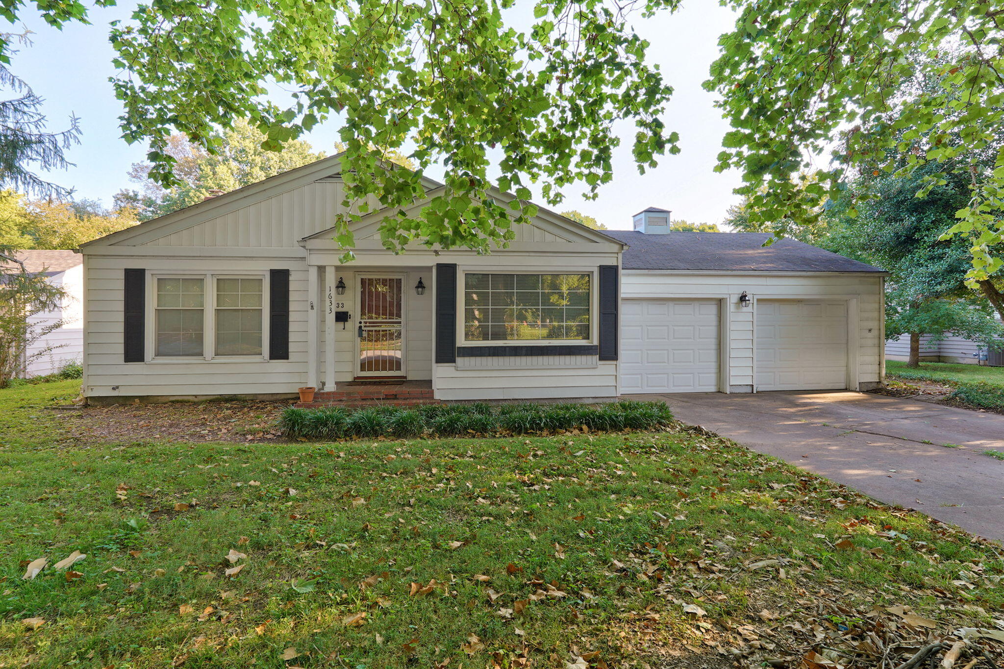 1633 E Bennett Street, Springfield MO 65804