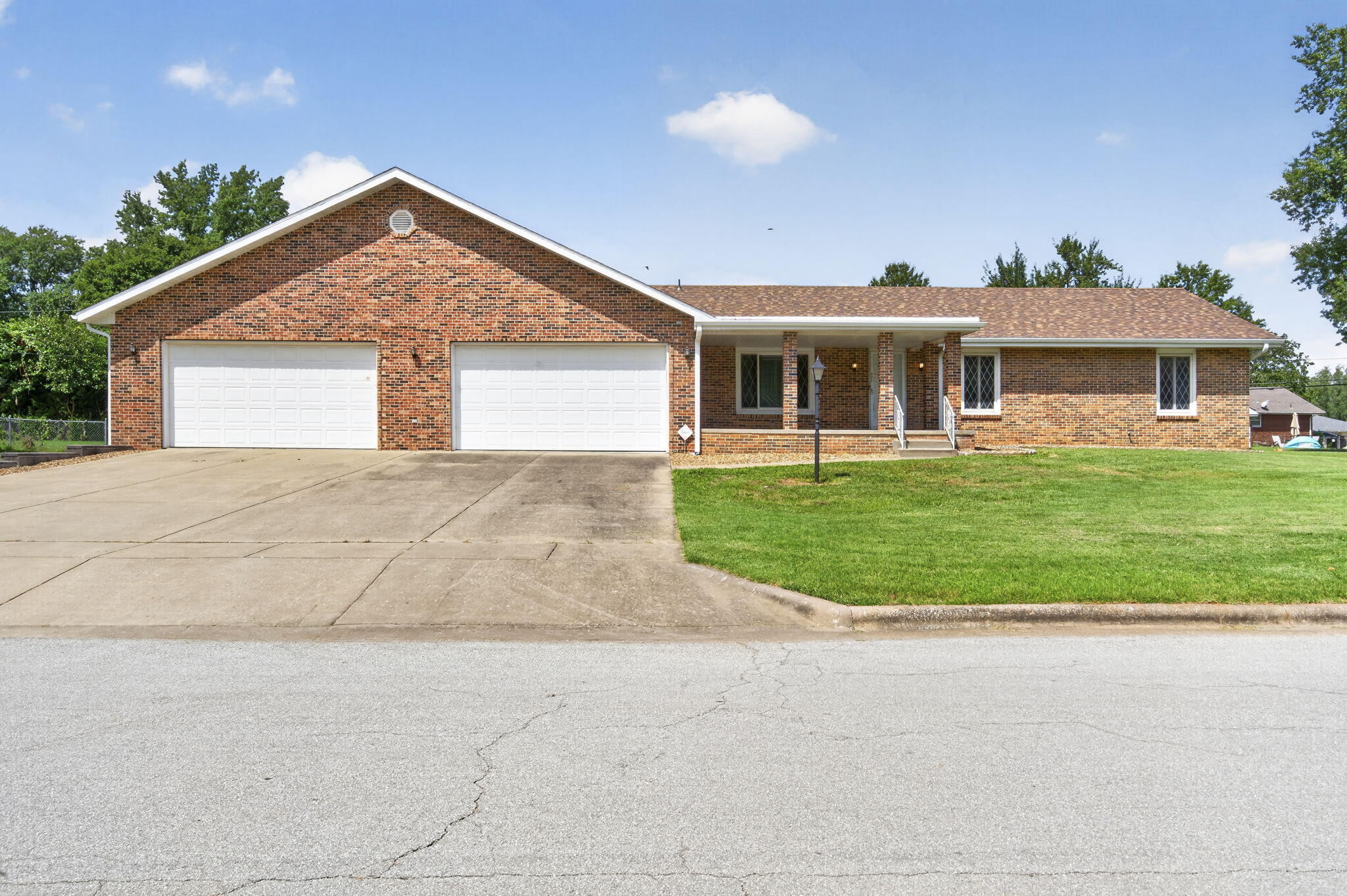 421 S Troy Avenue, Springfield MO 65802