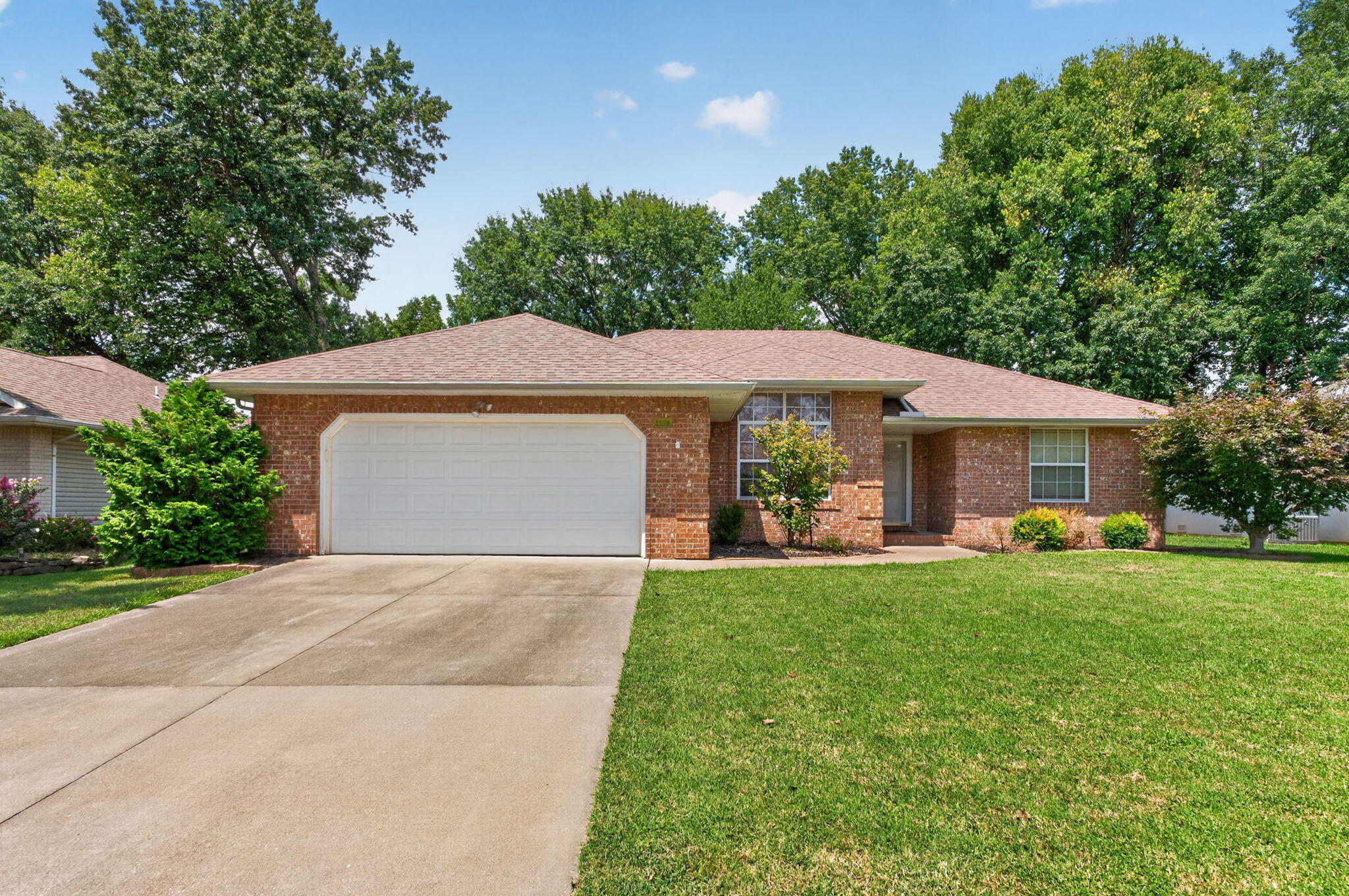 2259 W Cantebury Street, Springfield MO 65810