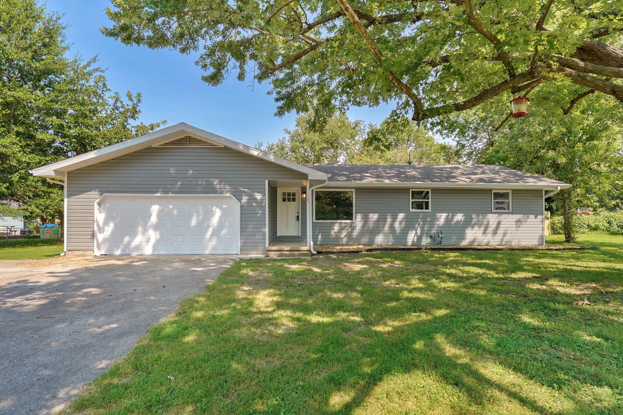 205 Kings Drive, Willard MO 65781