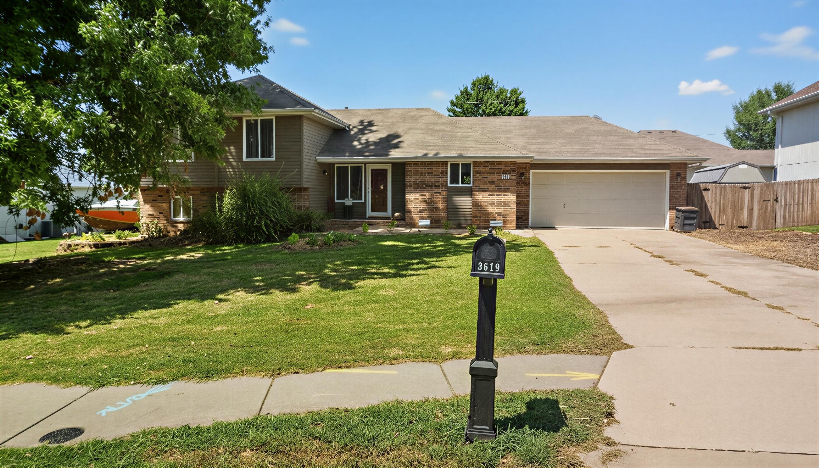 3619 W El Castile Street, Springfield MO 65807