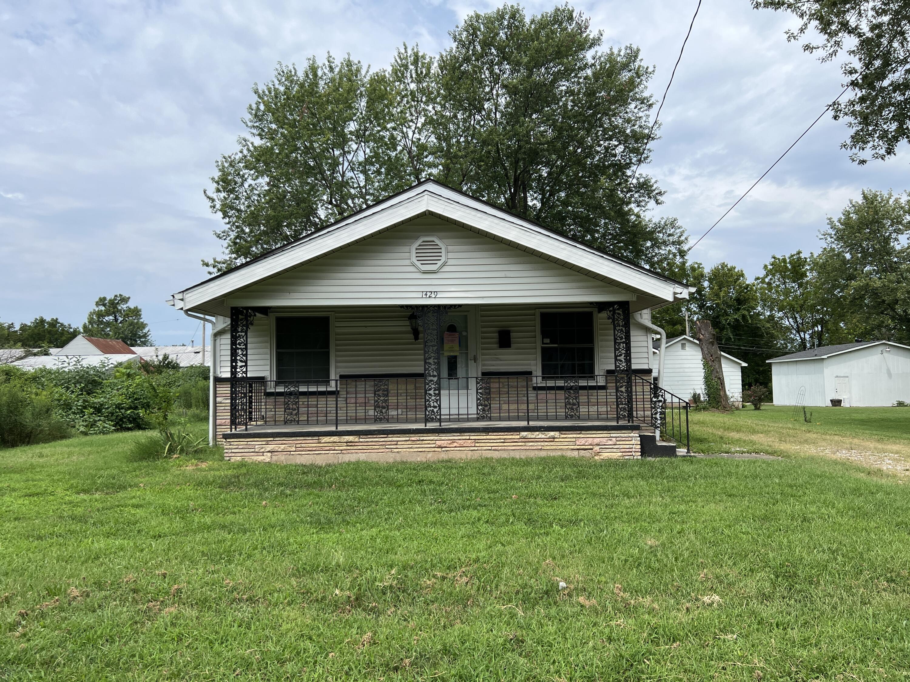 1429 N Marion Avenue, Springfield MO 65802