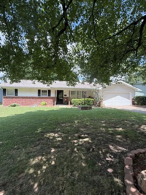 2711 S Claremont Avenue, Springfield MO 65804