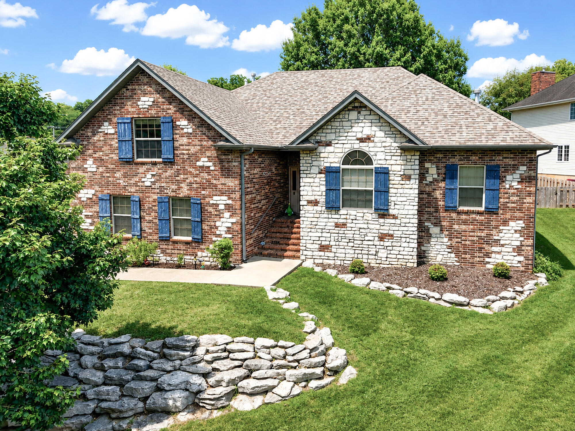 2481 W Chatsworth Court, Springfield MO 65810