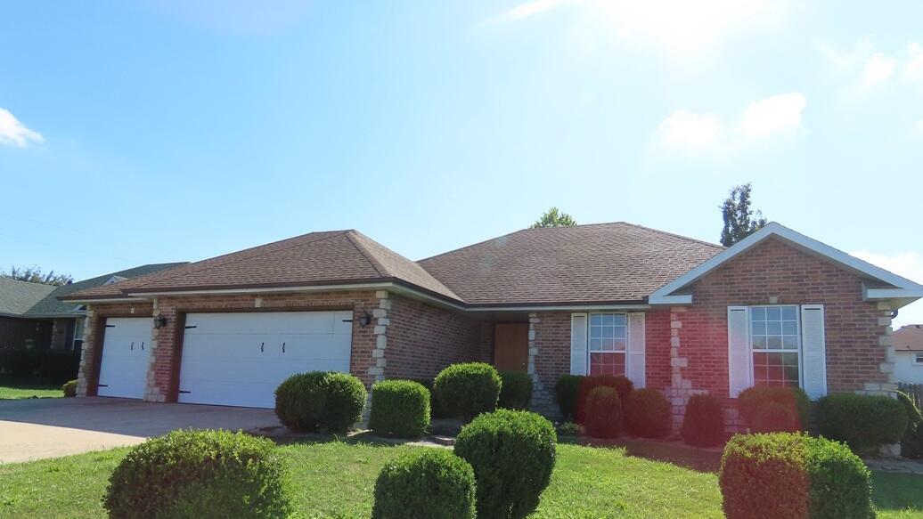 3877 S Cottage Avenue, Springfield MO 65807