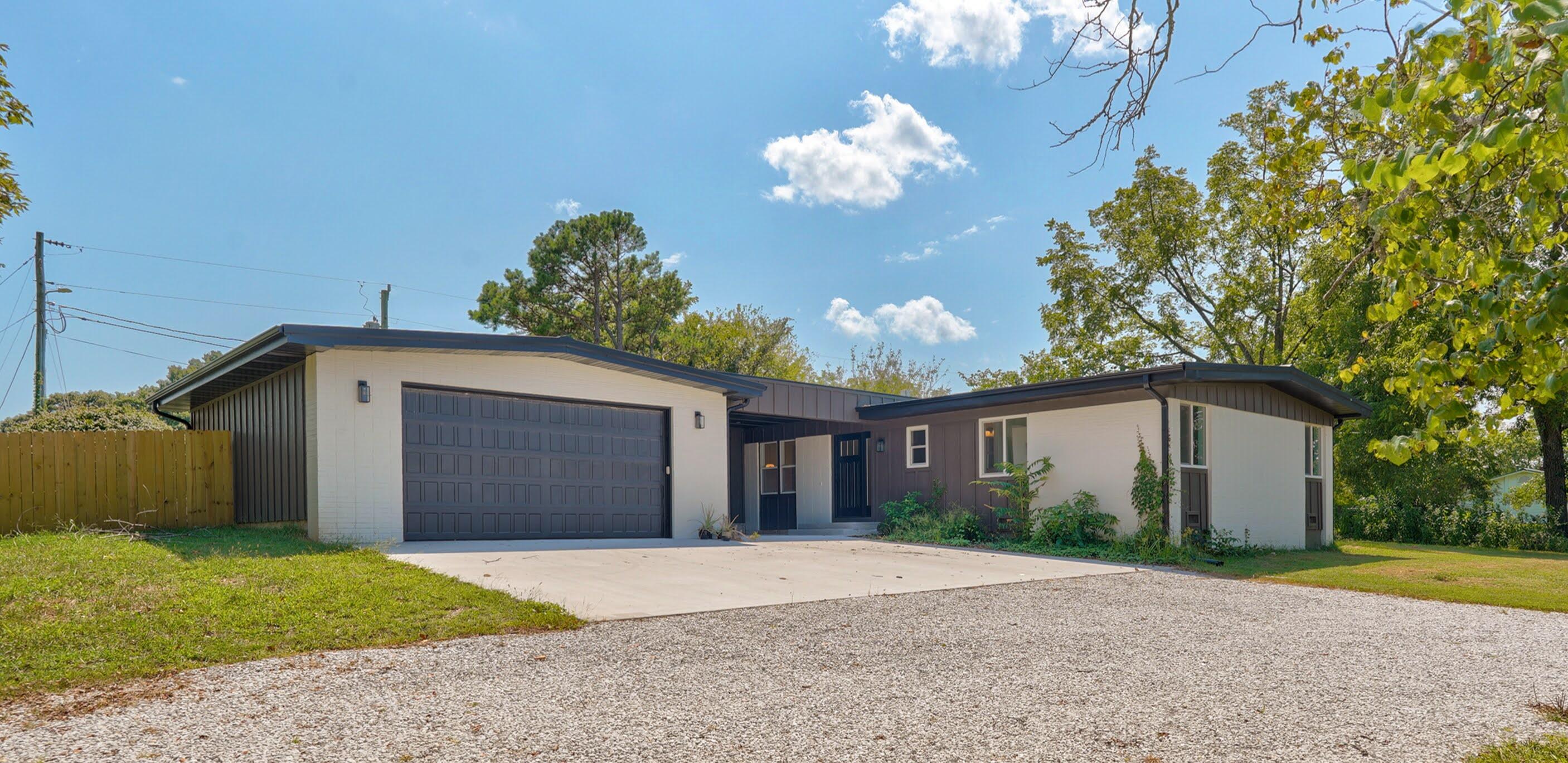 5776 E Farm Road 168, Rogersville MO 65742