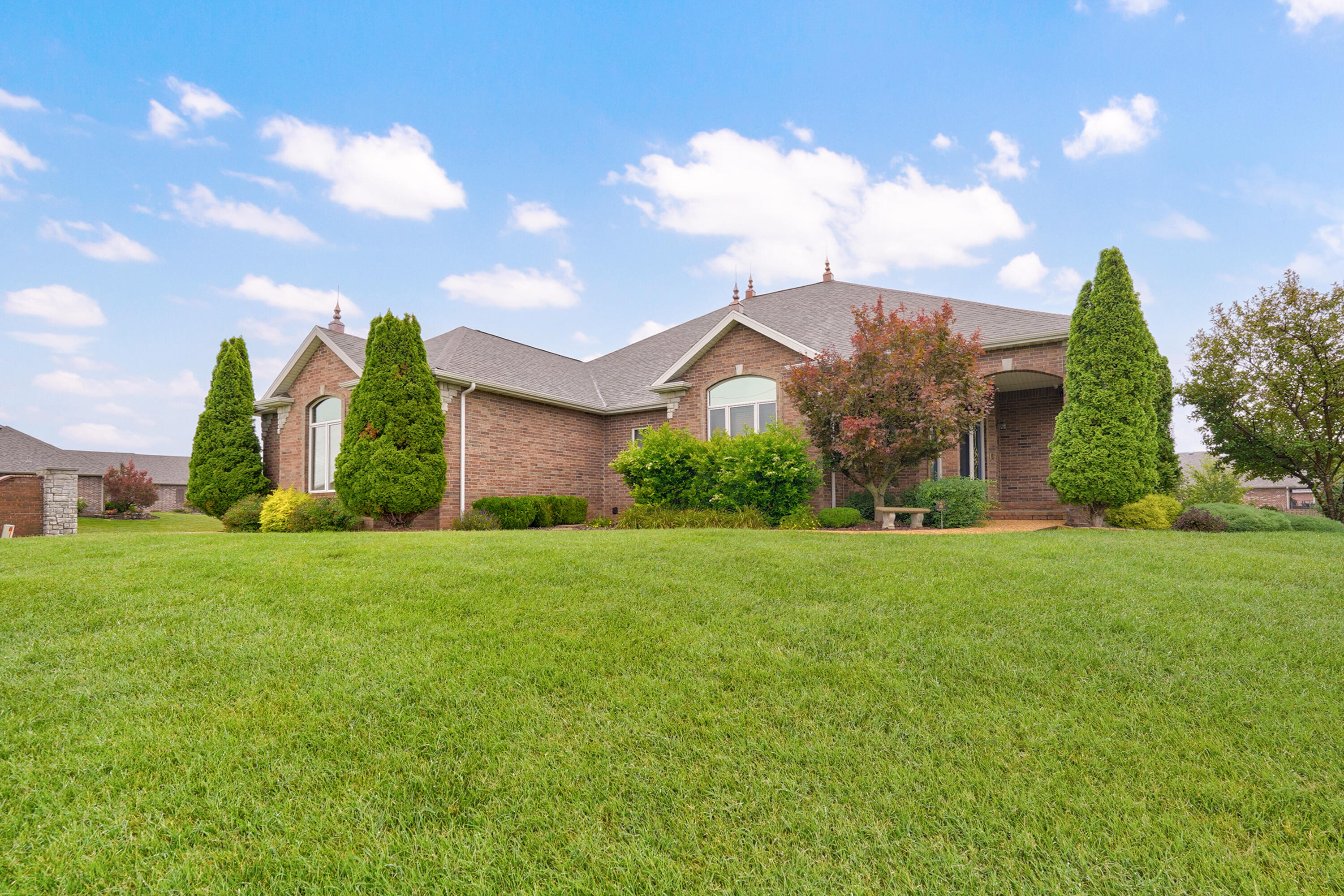 3842 W Stonehinge Drive, Springfield MO 65807