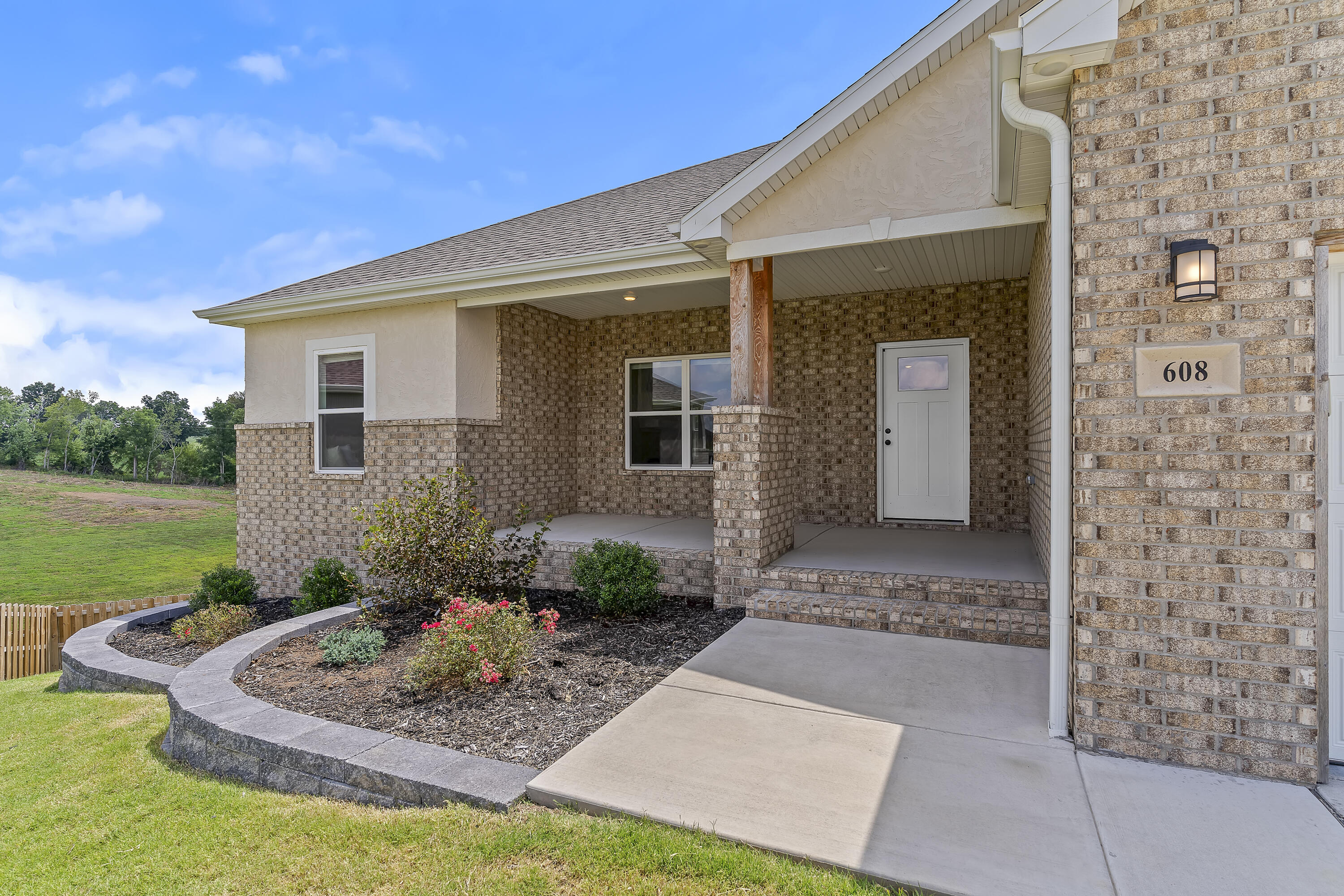 608 N Baywood Drive, Nixa MO 65714