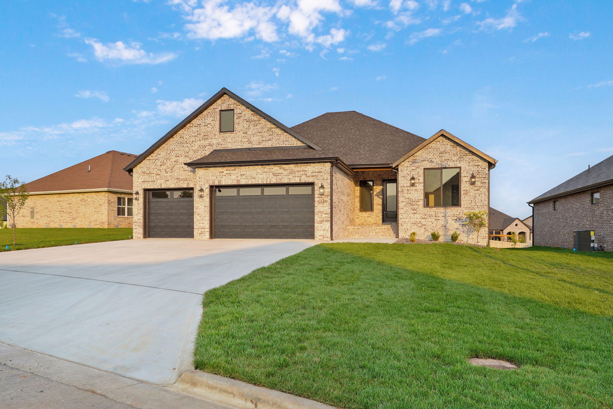 2136 N Sun Valley Drive, Springfield MO 65802