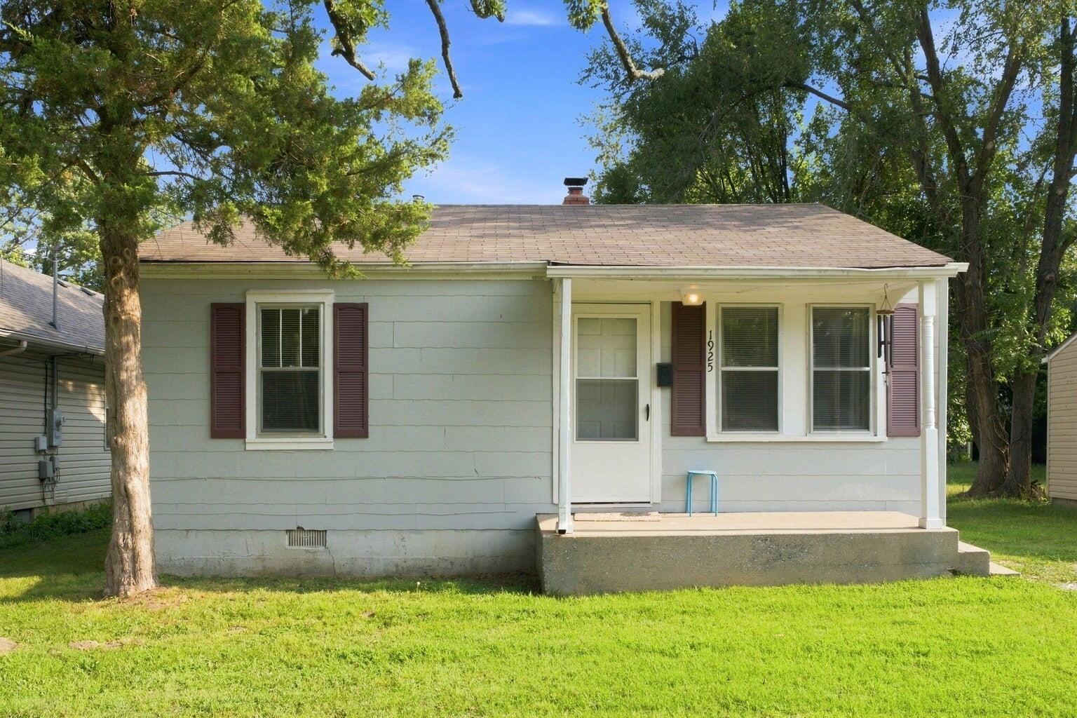 1925 W Atlantic Street, Springfield MO 65803