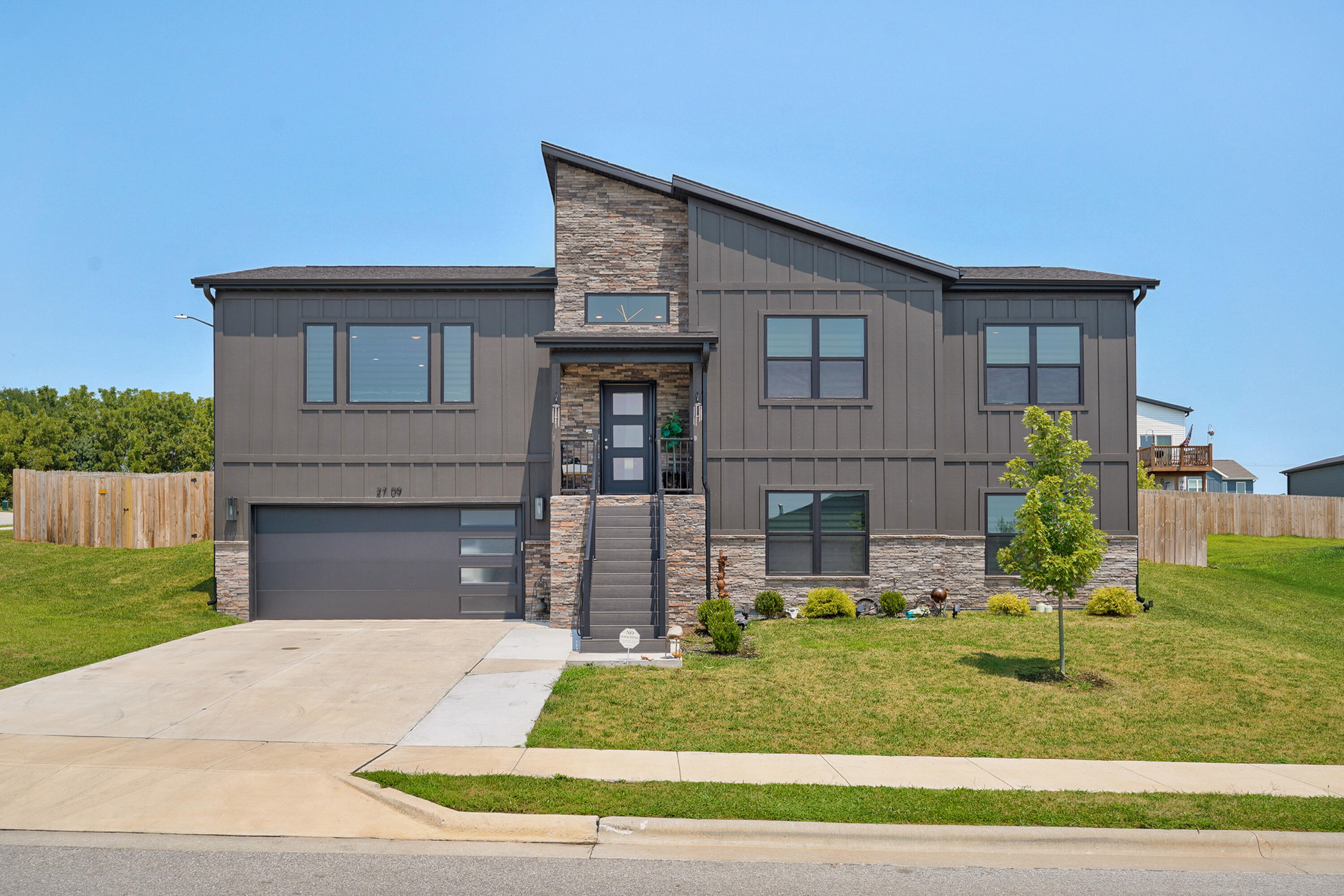 2709 W Pigeon Drive, Ozark MO 65721