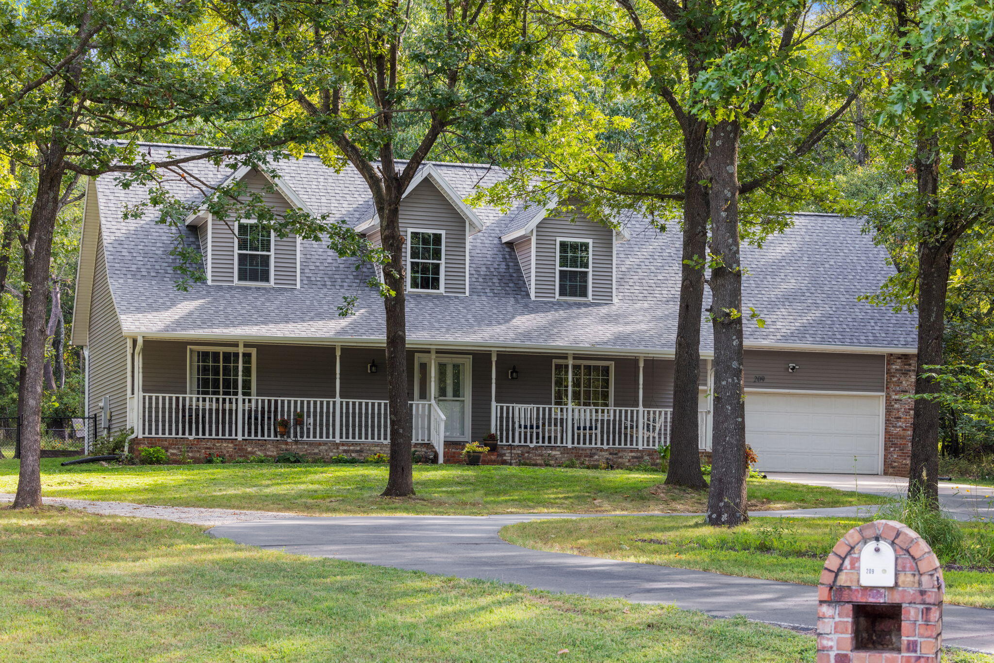 209 W Farm Road 82, Springfield MO 65803