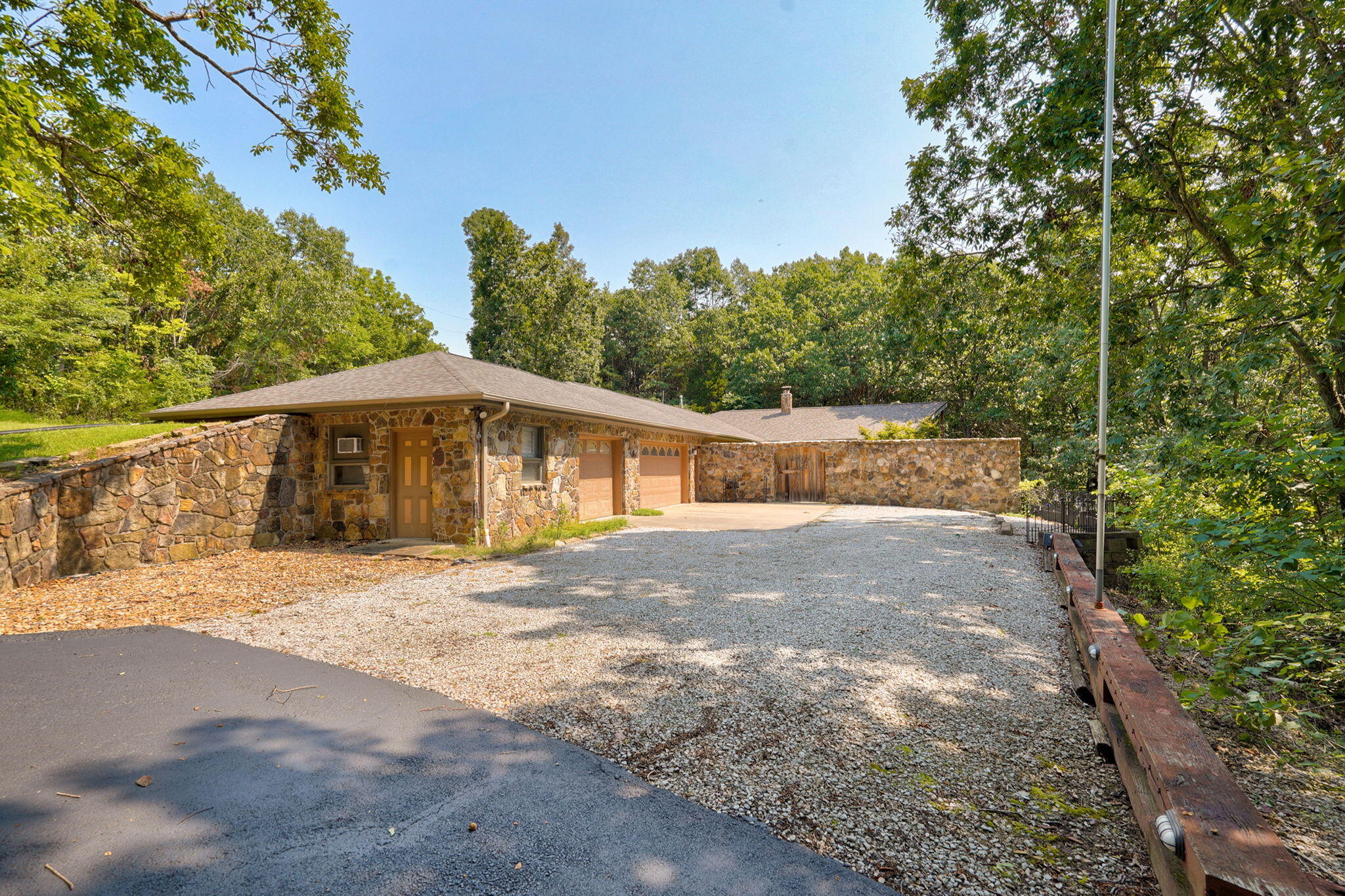 184 Barnridge Road, Highlandville MO 65669