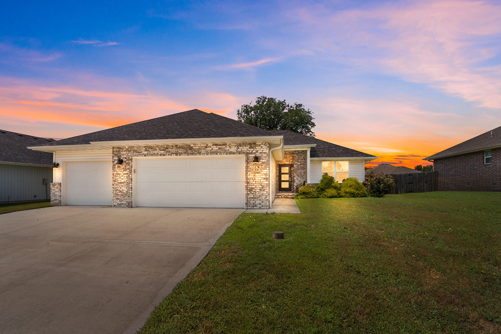 1363 S Strasbourg Avenue, Springfield MO 65802