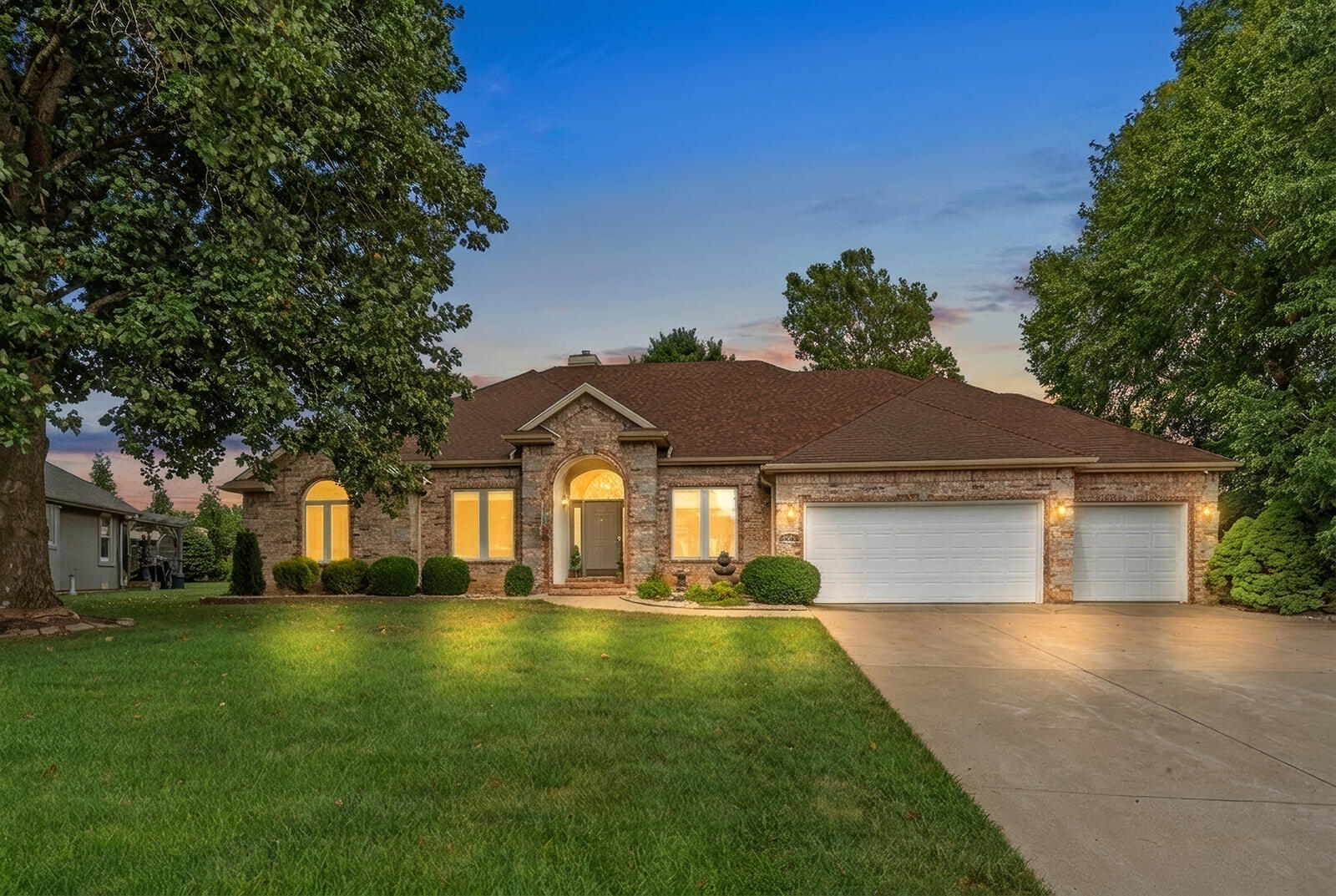 3725 E Cromwell Lane, Springfield MO 65802